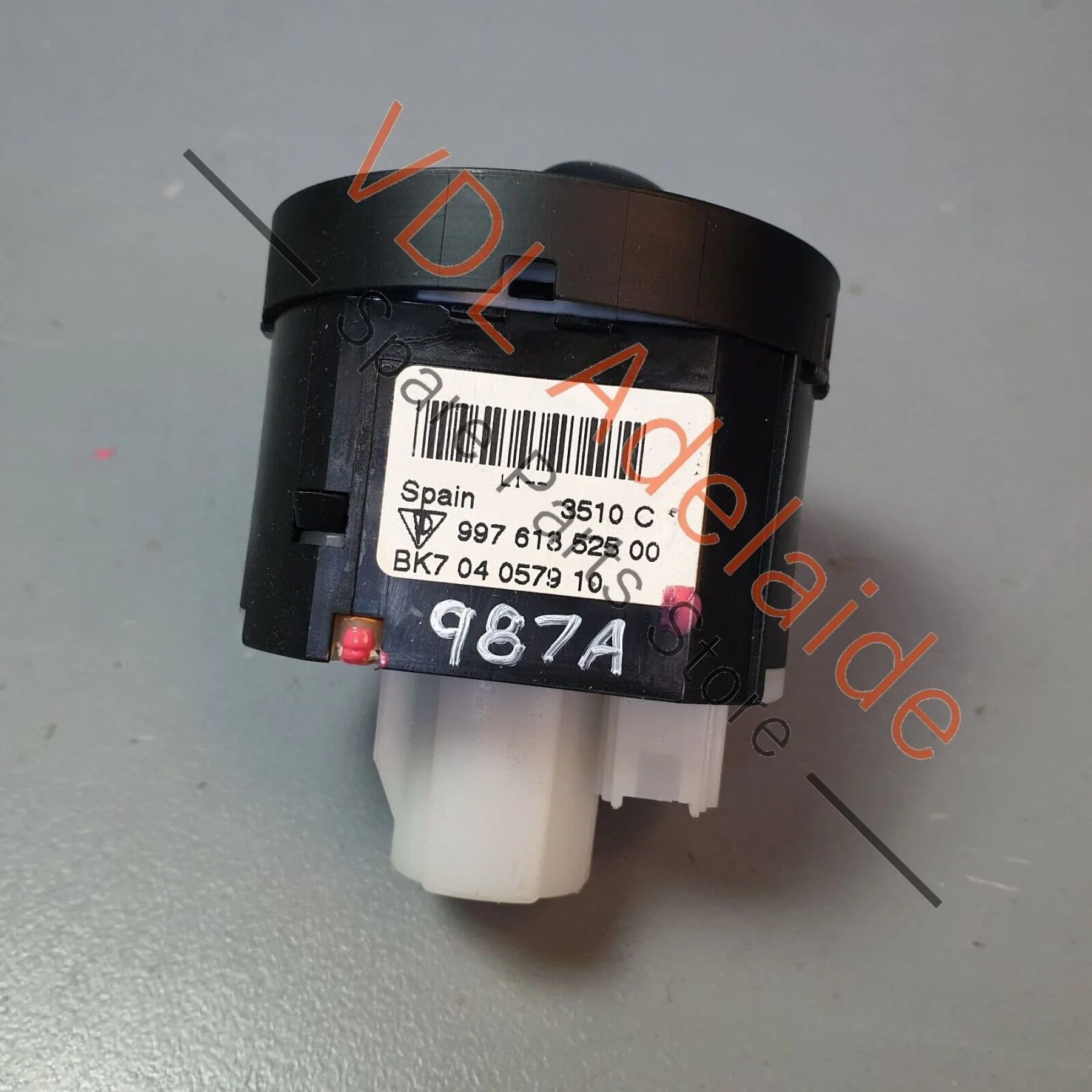 Porsche Cayman R 987 Switch for Lighting 99761352500 A05 - Image 2