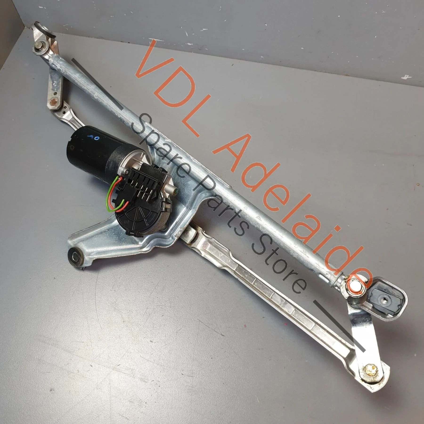 Porsche Cayman R 987 Windscreen Wiper Motor with Crank Drive RHD 99762410601