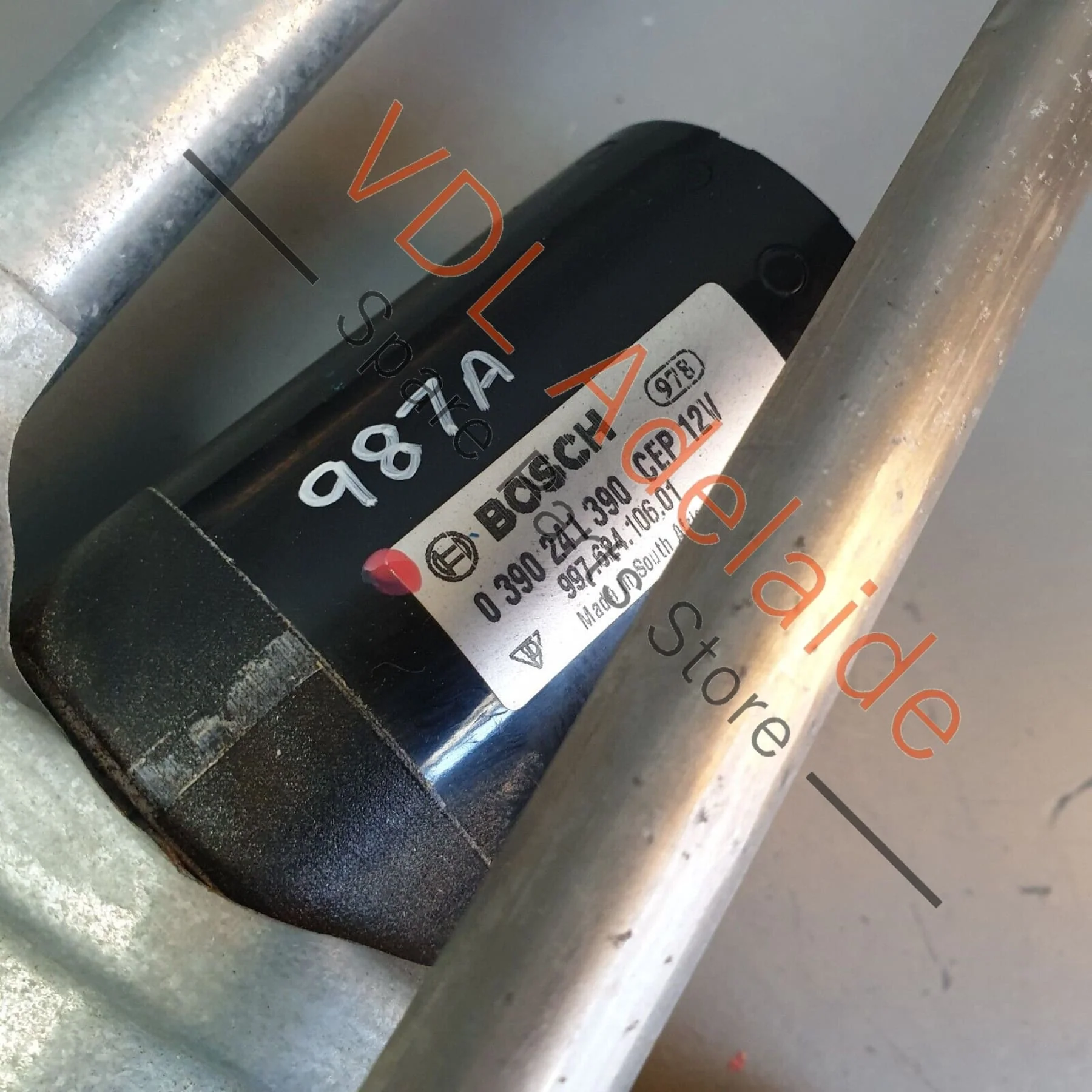 Porsche Cayman R 987 Windscreen Wiper Motor with Crank Drive RHD 99762410601 - Image 2