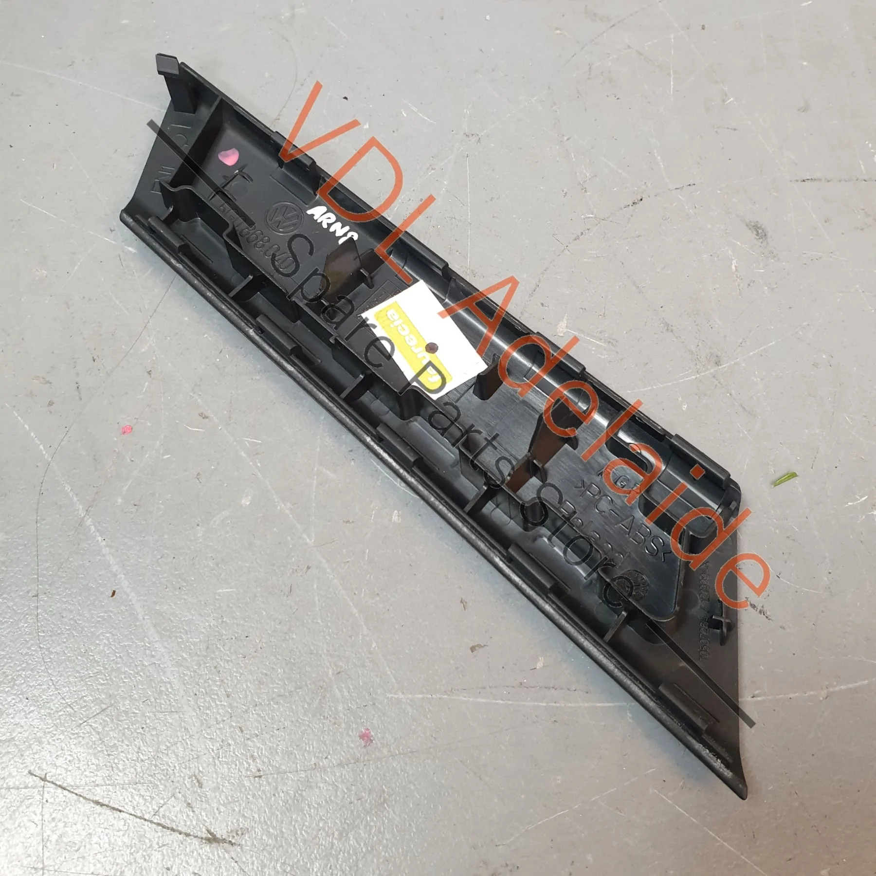 VW Golf R Mk7 Trim for Right Side Interior Door Pull Handle 5G0868040A - Image 6