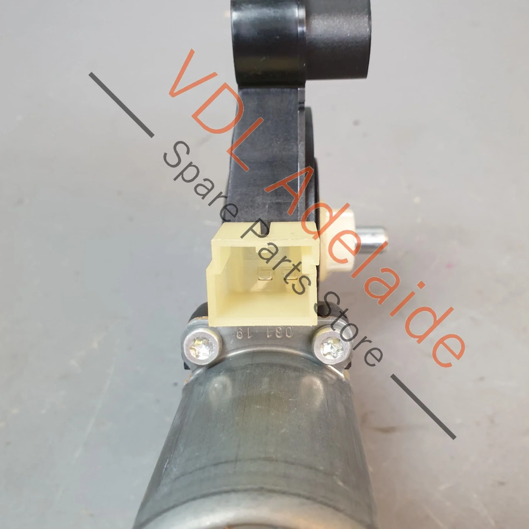 VW Golf MK7 Front Left Window Regulator Motor 5Q0959801C - Image 2