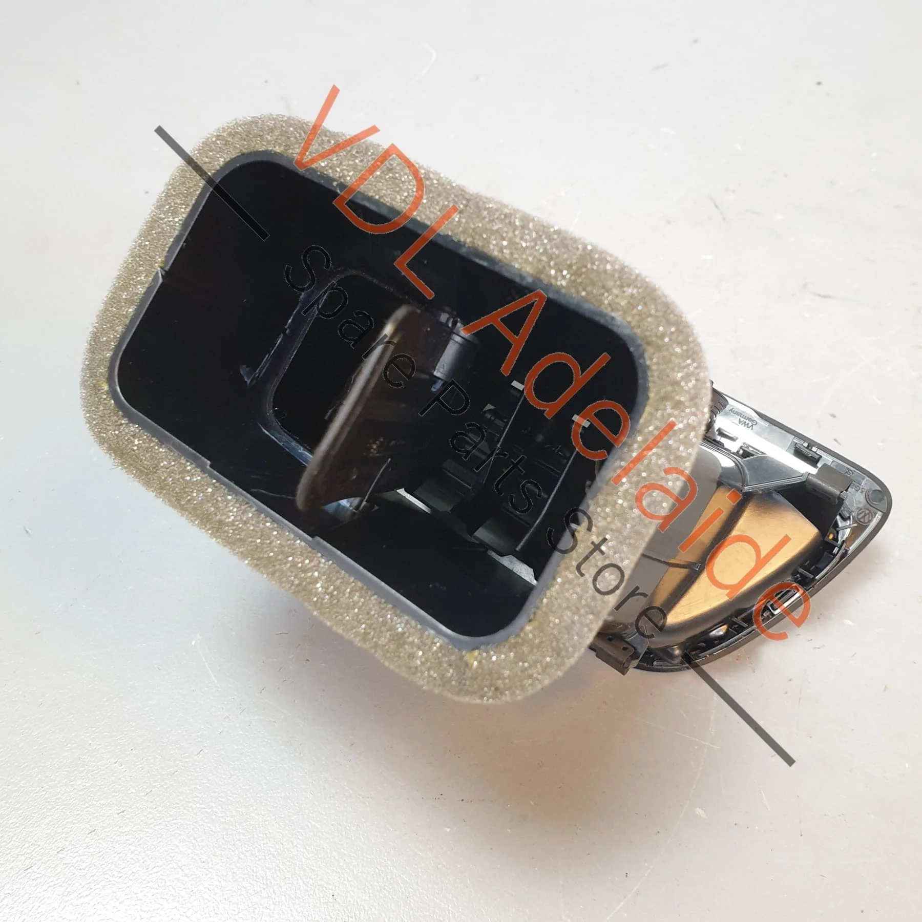 VW Golf MK7 7.5 Gloss Black Left Side AC Air Vent 5G2819703R for RHD - Image 3