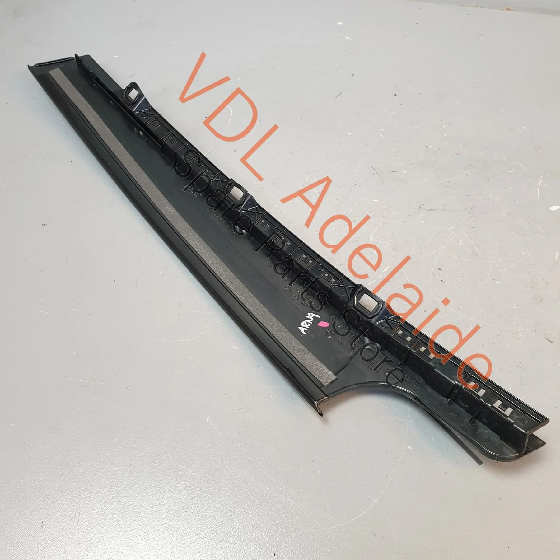 VW Golf MK7 Gloss Black Exterior Left Front Door B Pillar Trim Molding 5G6837889B - Image 6