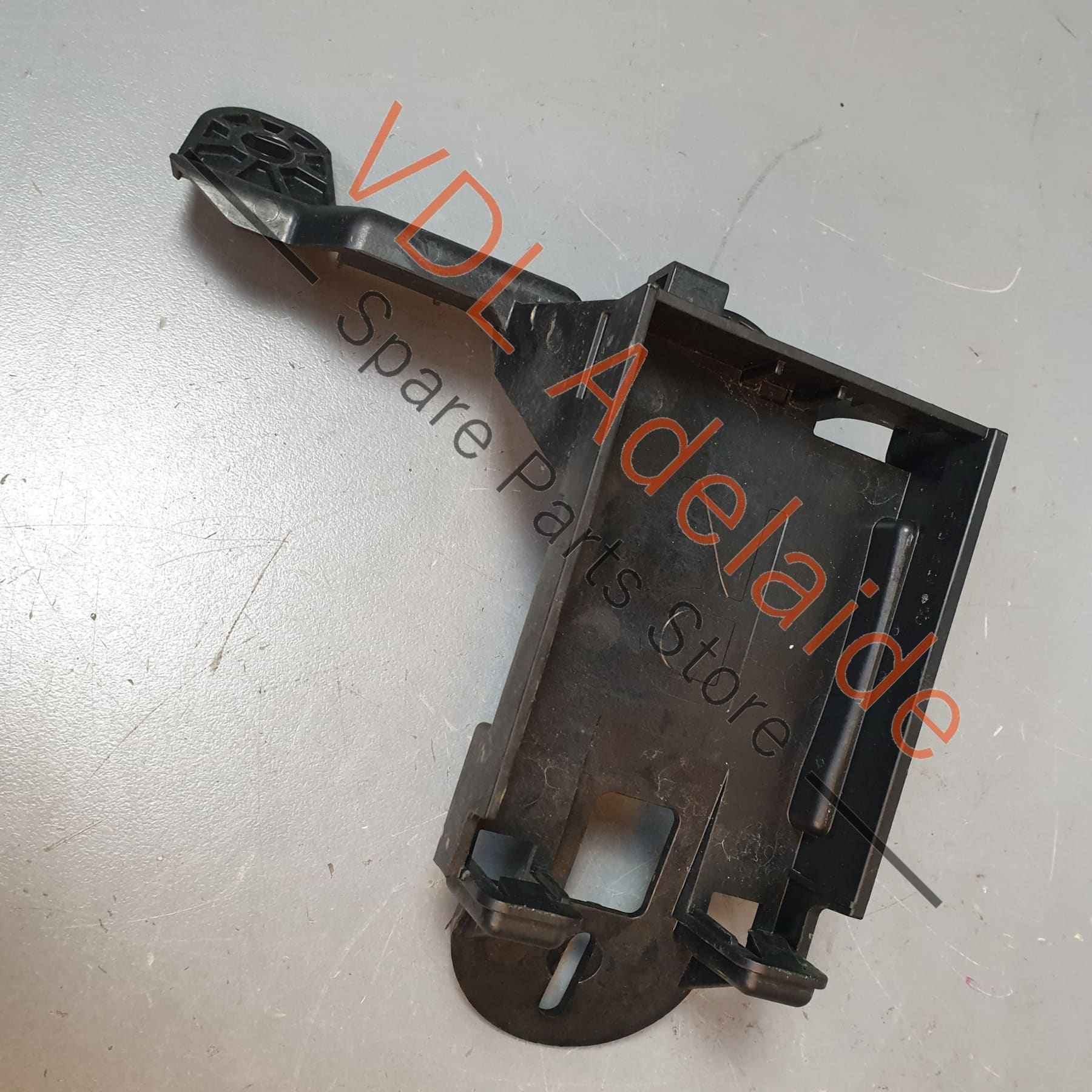 VW Audi Blind Spot Radar Bracket Right Side 5G6907456B 5G6907456C - Image 5