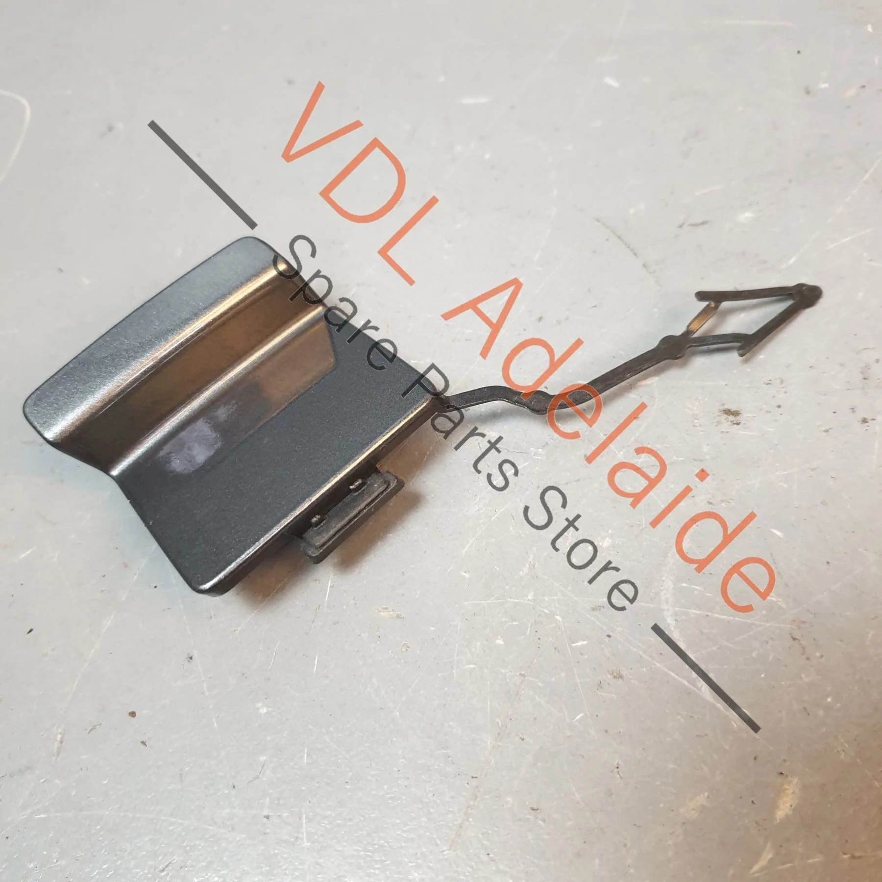 VW Golf MK7 Rear Bumper Tow Hook Cover Cap 5G6807441C Indium Gray LR7H