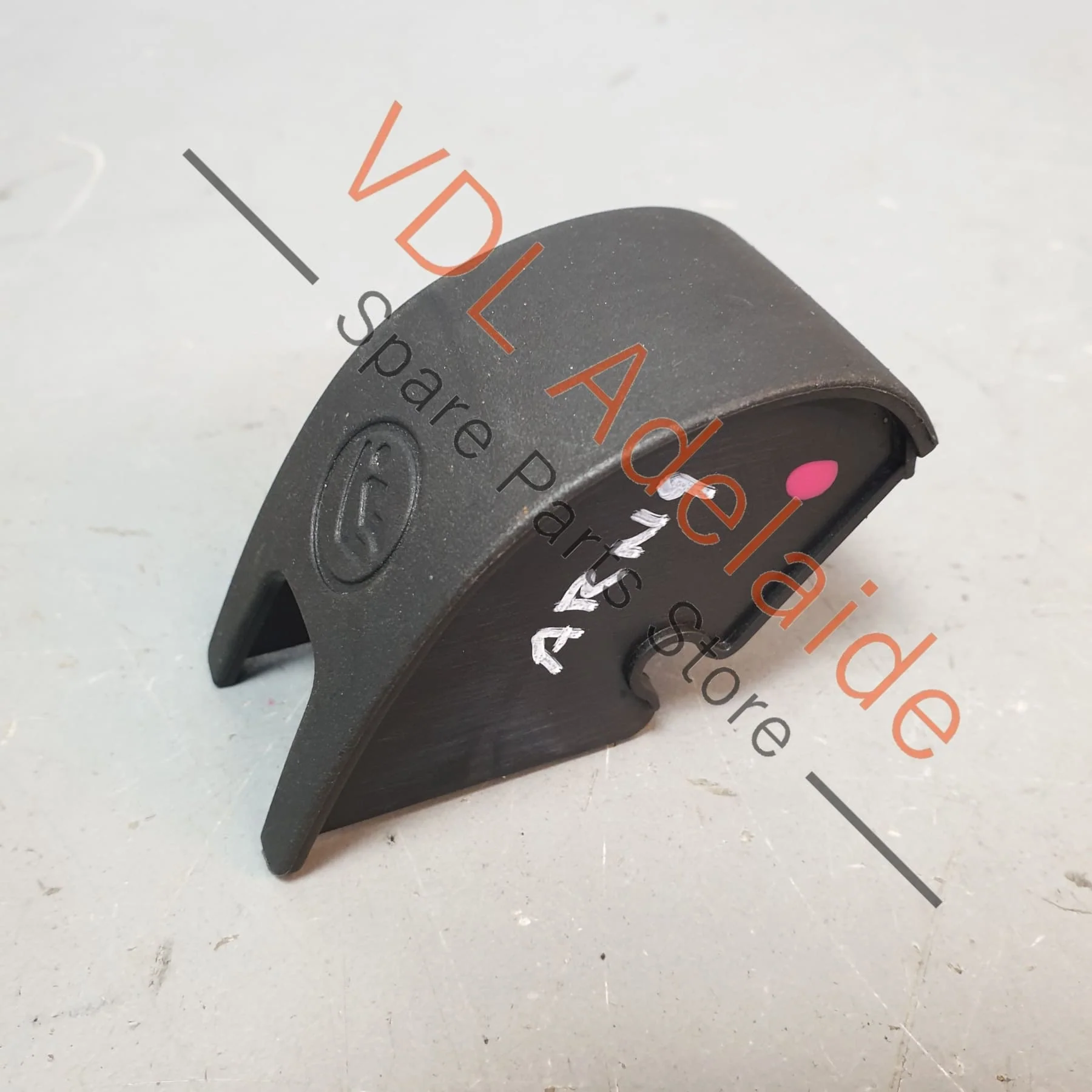 VW Golf MK7 Rear Seat Isofix Trim Clip Inner 5G0887187 - Image 3