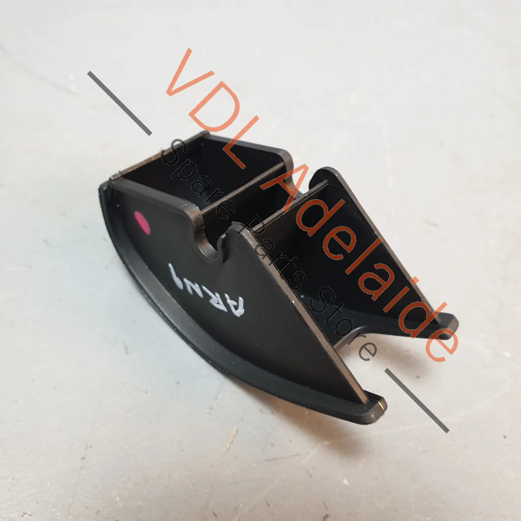VW Golf MK7 Rear Seat Isofix Trim Clip Inner 5G0887187 - Image 5