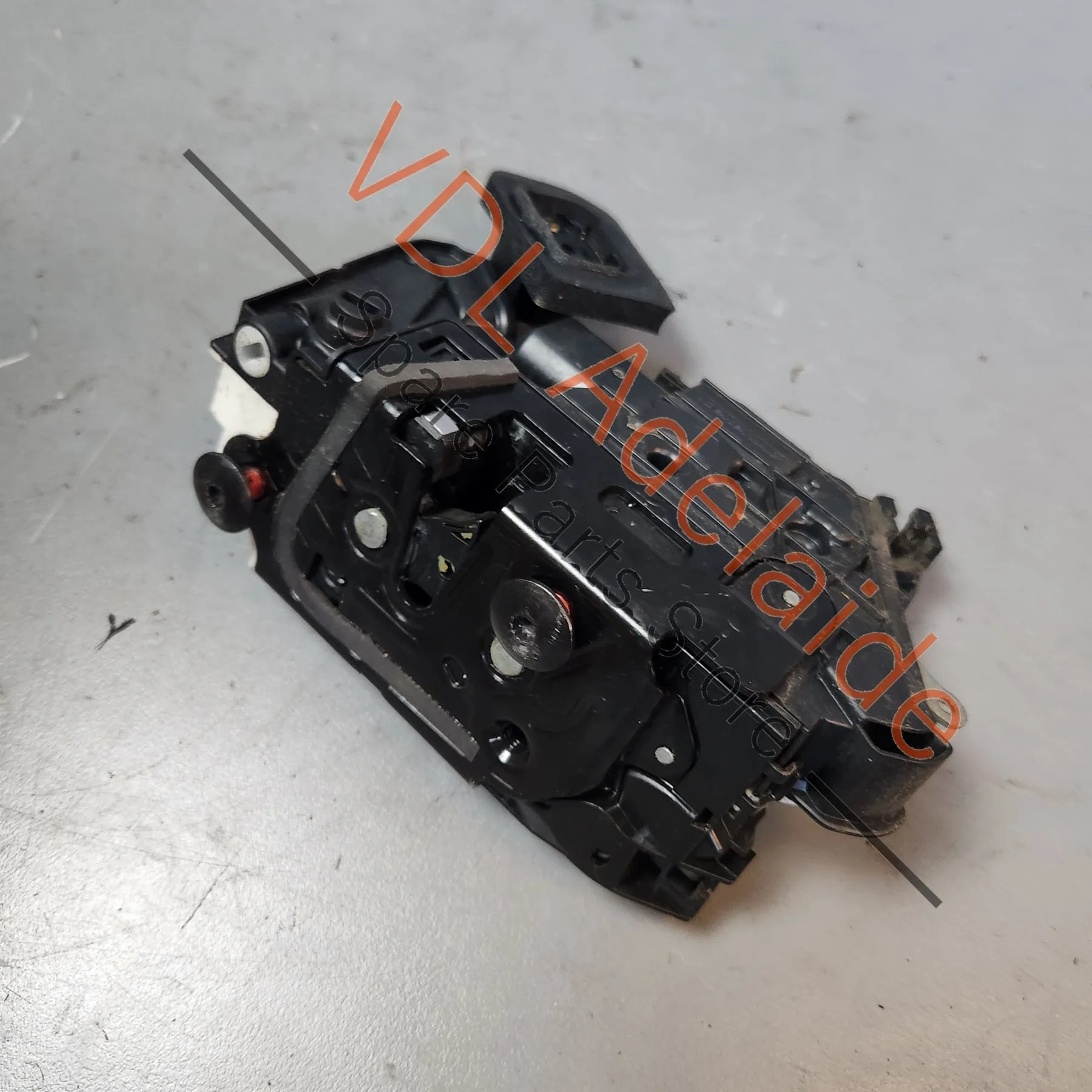 VW Golf MK7 Rear Left Door Lock Actuator 5K4839015R - Image 2
