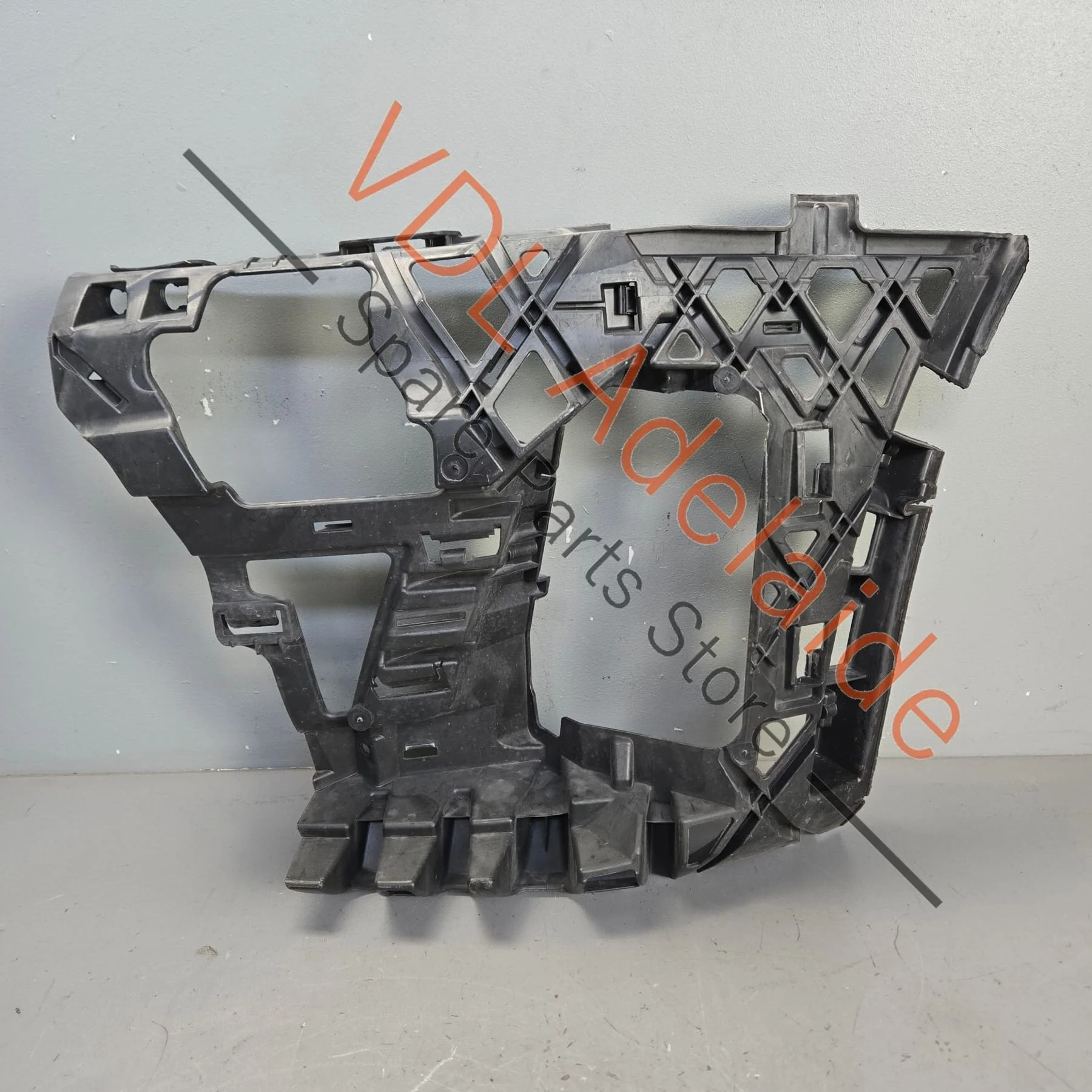 VW Golf MK7 Gti Front Bumper Support Element Bracket Guide Left 5G0807723A