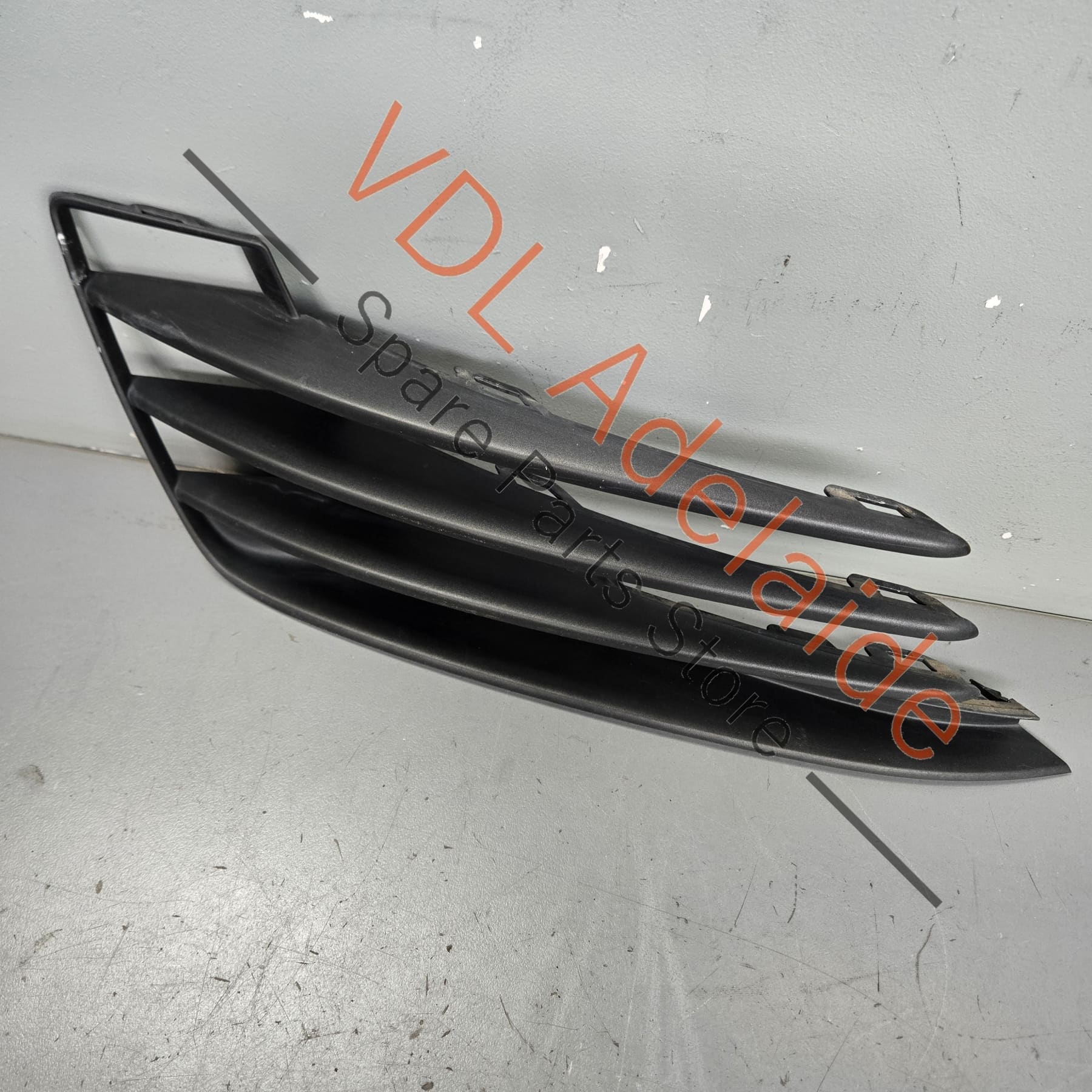 VW Golf GTi Mk7 Air Guide Grille Vent for Models With Fog Lamps Right 5G0853666E - Image 2