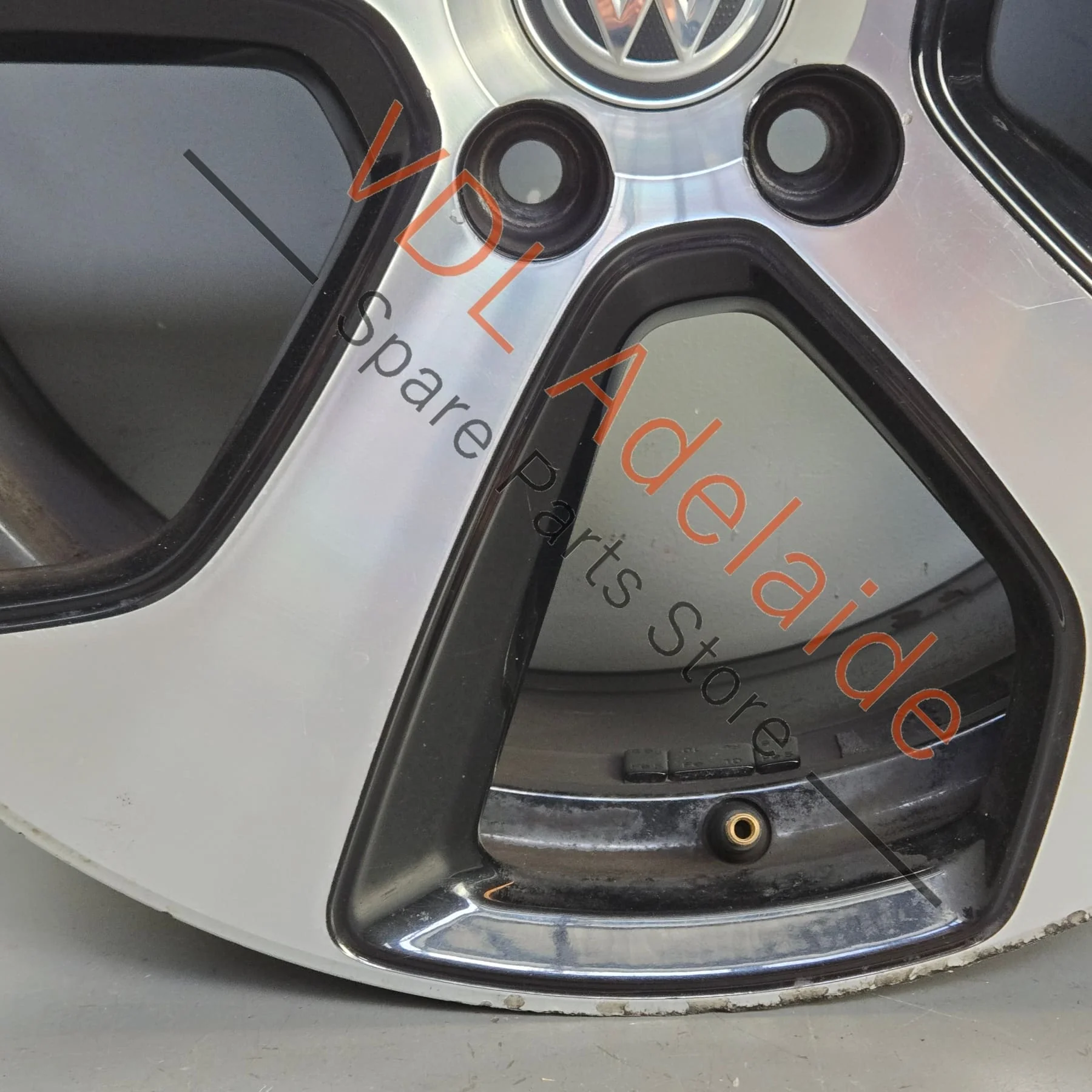 1x VW Golf GTi Mk7 18in x7.5in Alloy Wheel AUSTIN 5G0601025AS #01 - Image 7