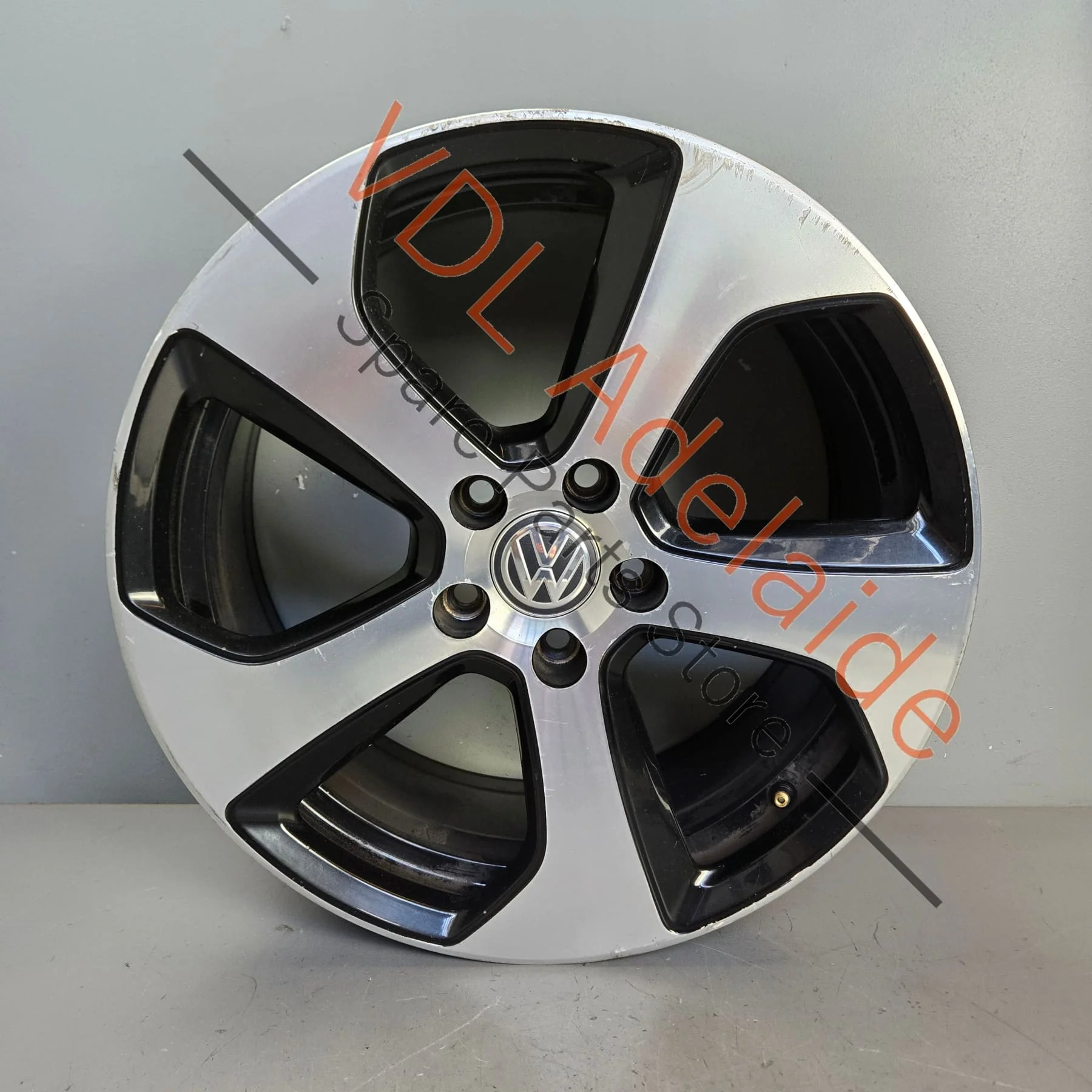 1x VW Golf GTi Mk7 18in x7.5in Alloy Wheel AUSTIN 5G0601025AS #02