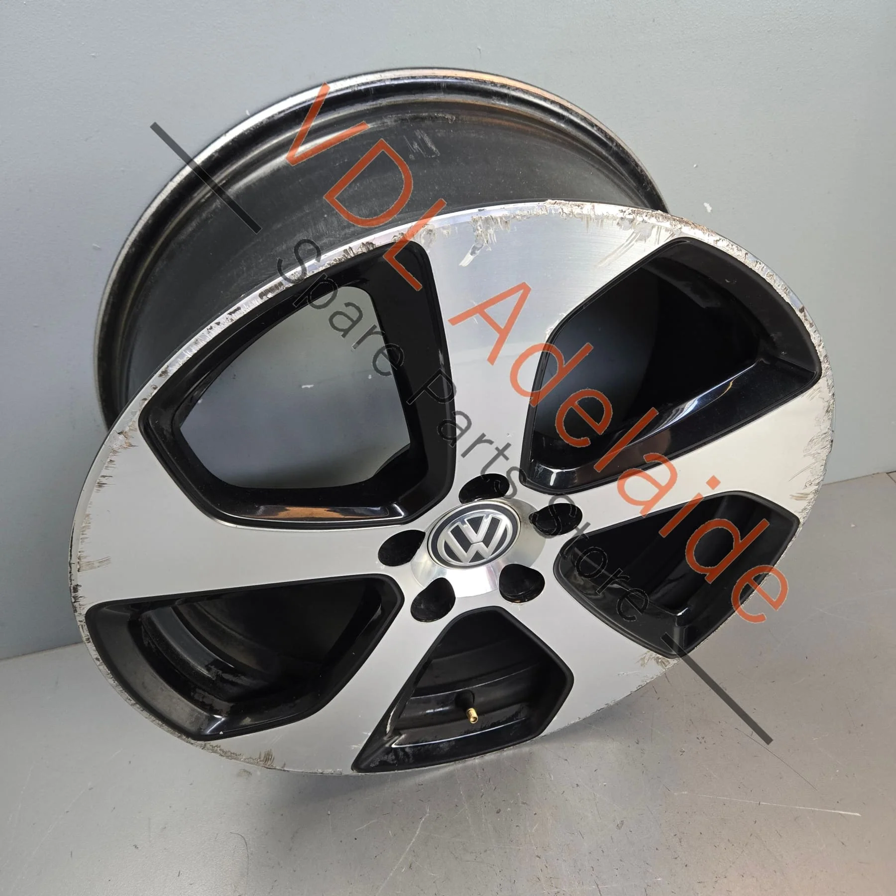 1x VW Golf GTi Mk7 18in x7.5in Alloy Wheel AUSTIN 5G0601025AS #04 - Image 2