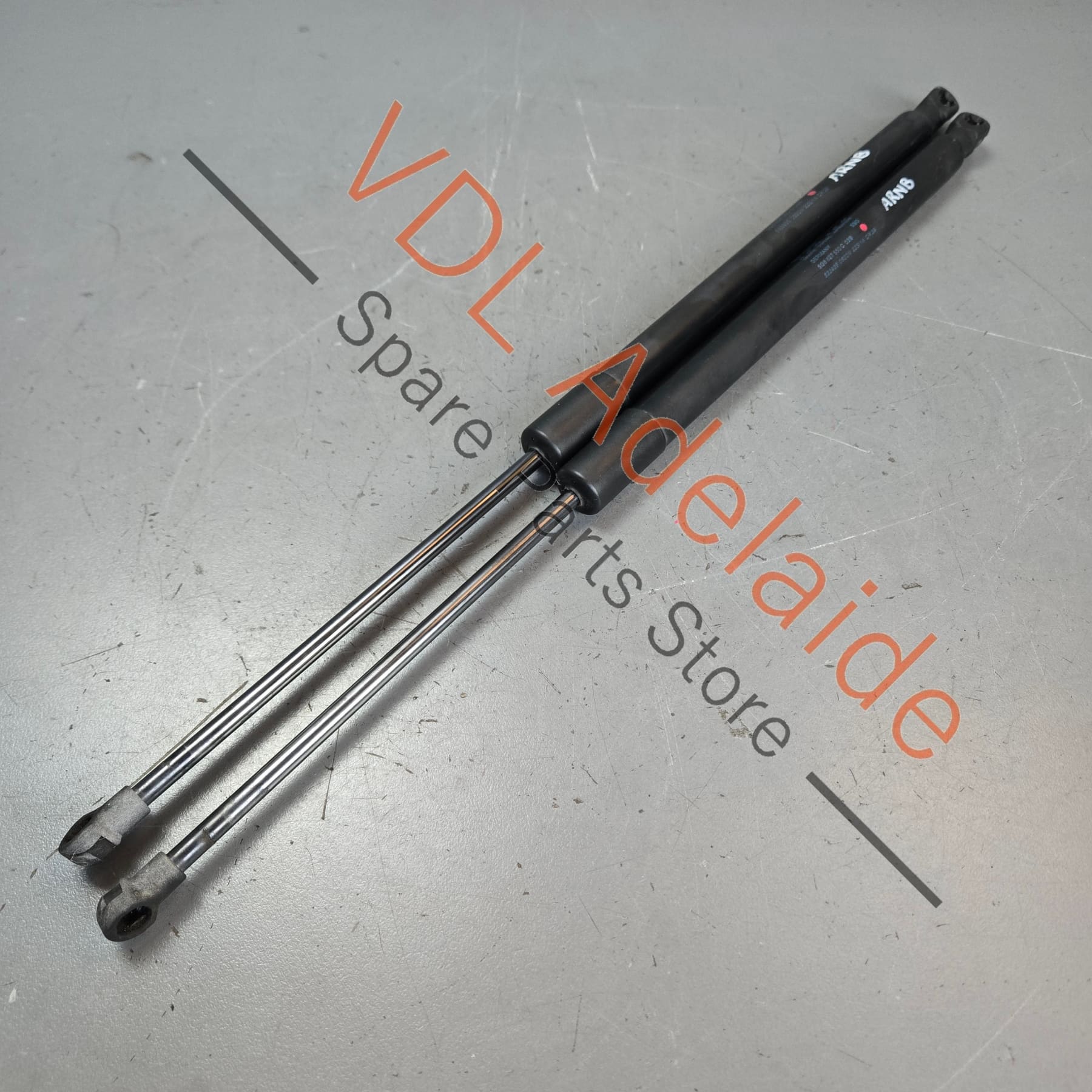 VW Golf Mk7 Rear Boot Hatch Lift Gas Struts Pair 5G6827550C