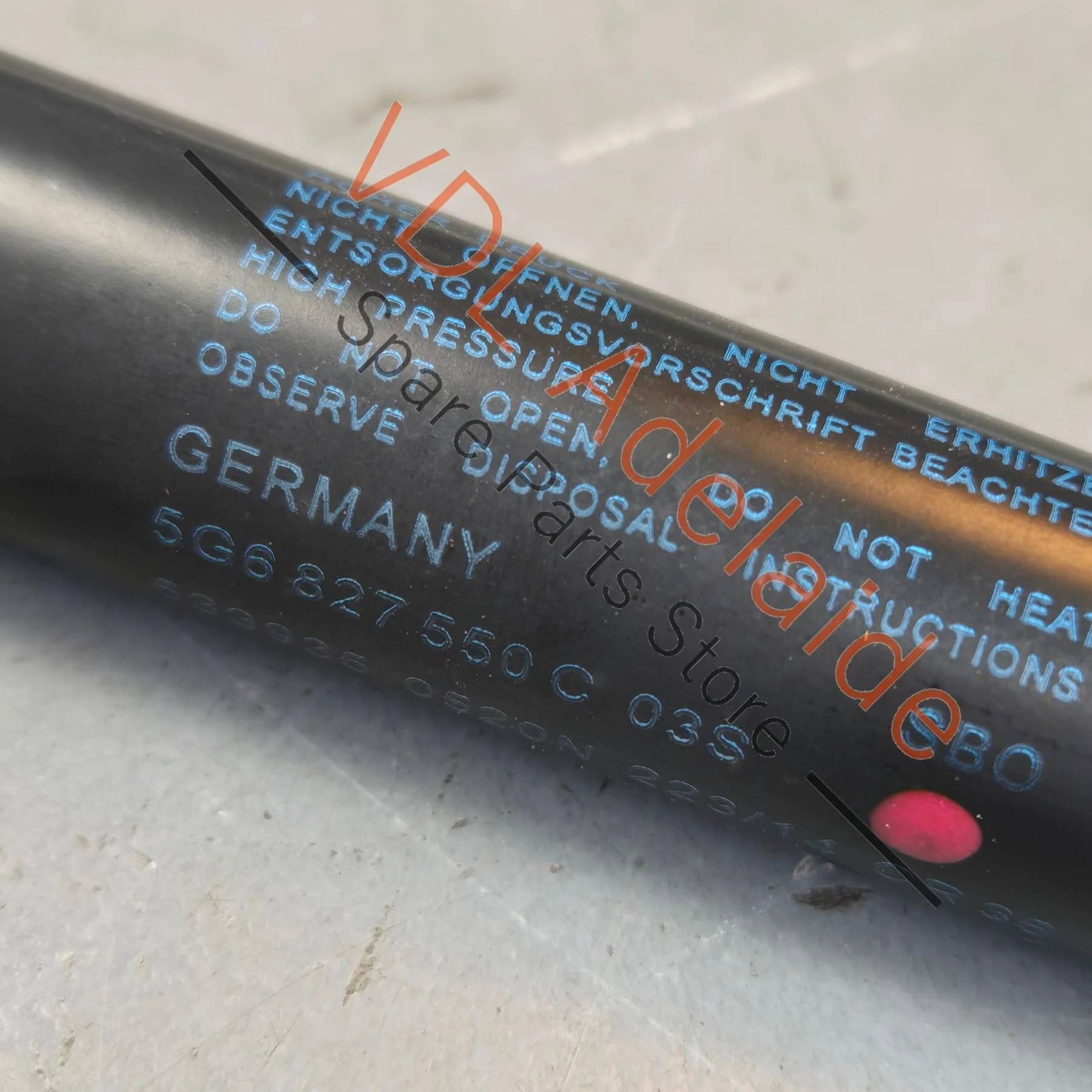 VW Golf Mk7 Rear Boot Hatch Lift Gas Struts Pair 5G6827550C - Image 2