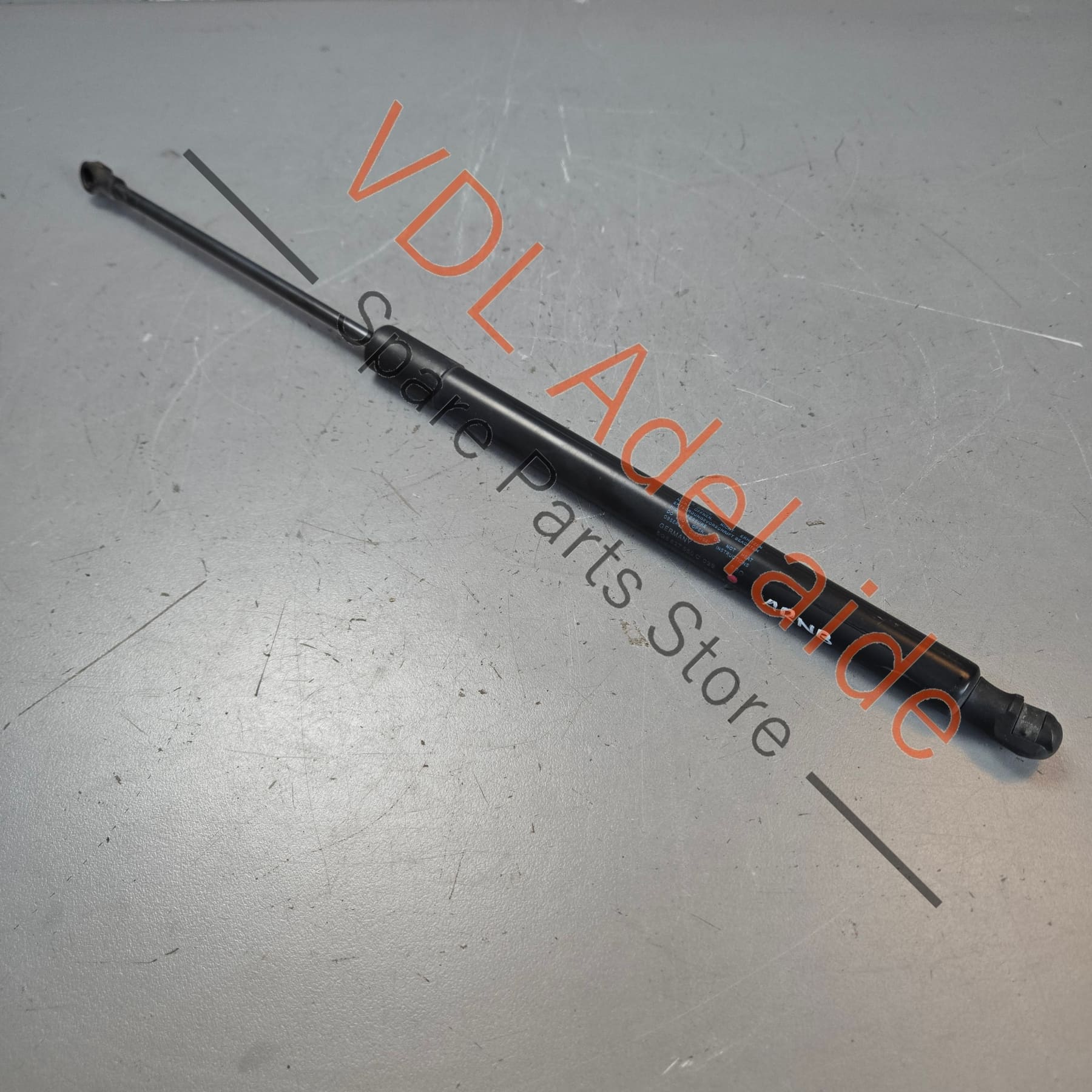 VW Golf Mk7 Rear Boot Hatch Lift Gas Struts Pair 5G6827550C - Image 4