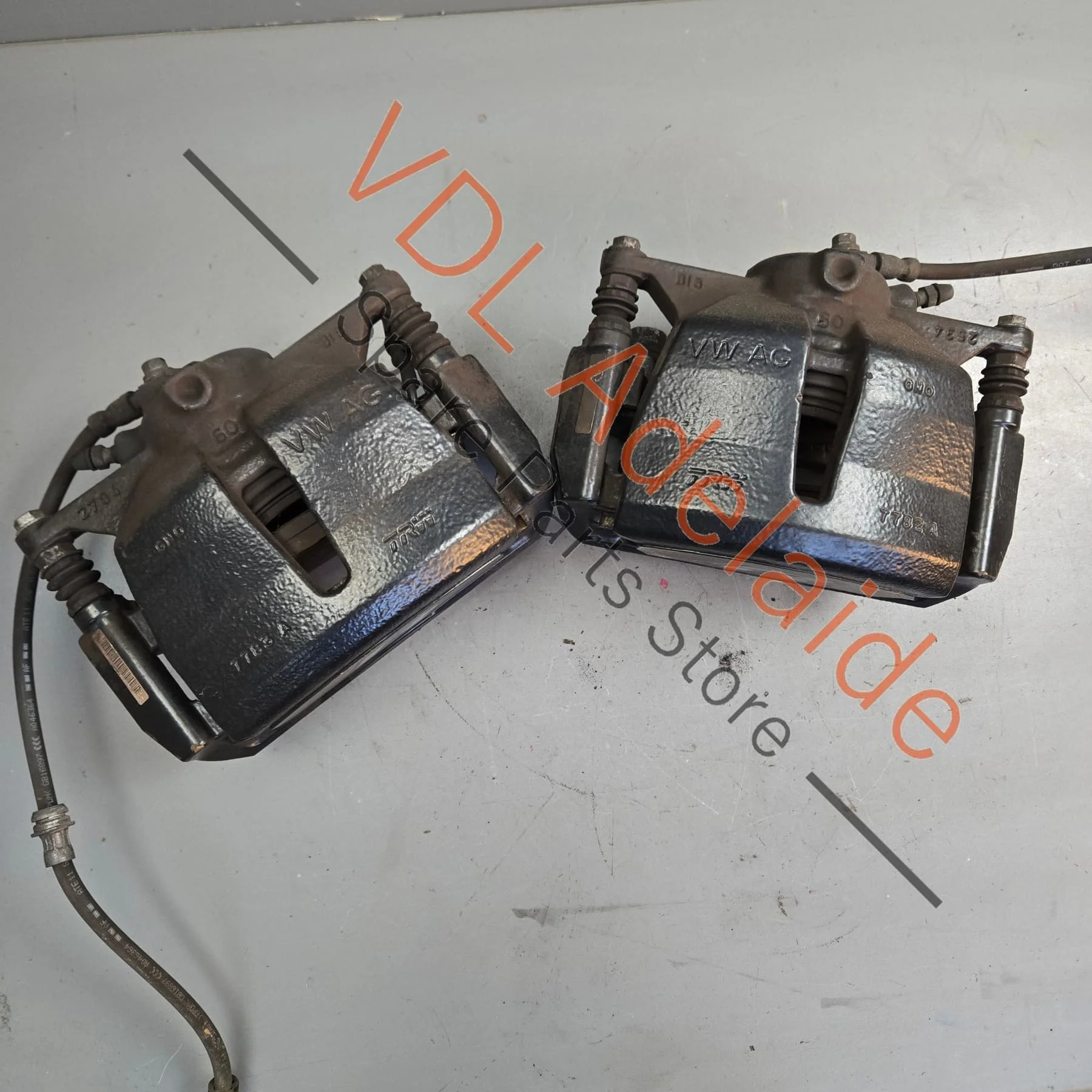 VW Golf MK7 7.5 R Front Brake Caliper Set Pair with Carriers 340mm x 30mm - Image 2