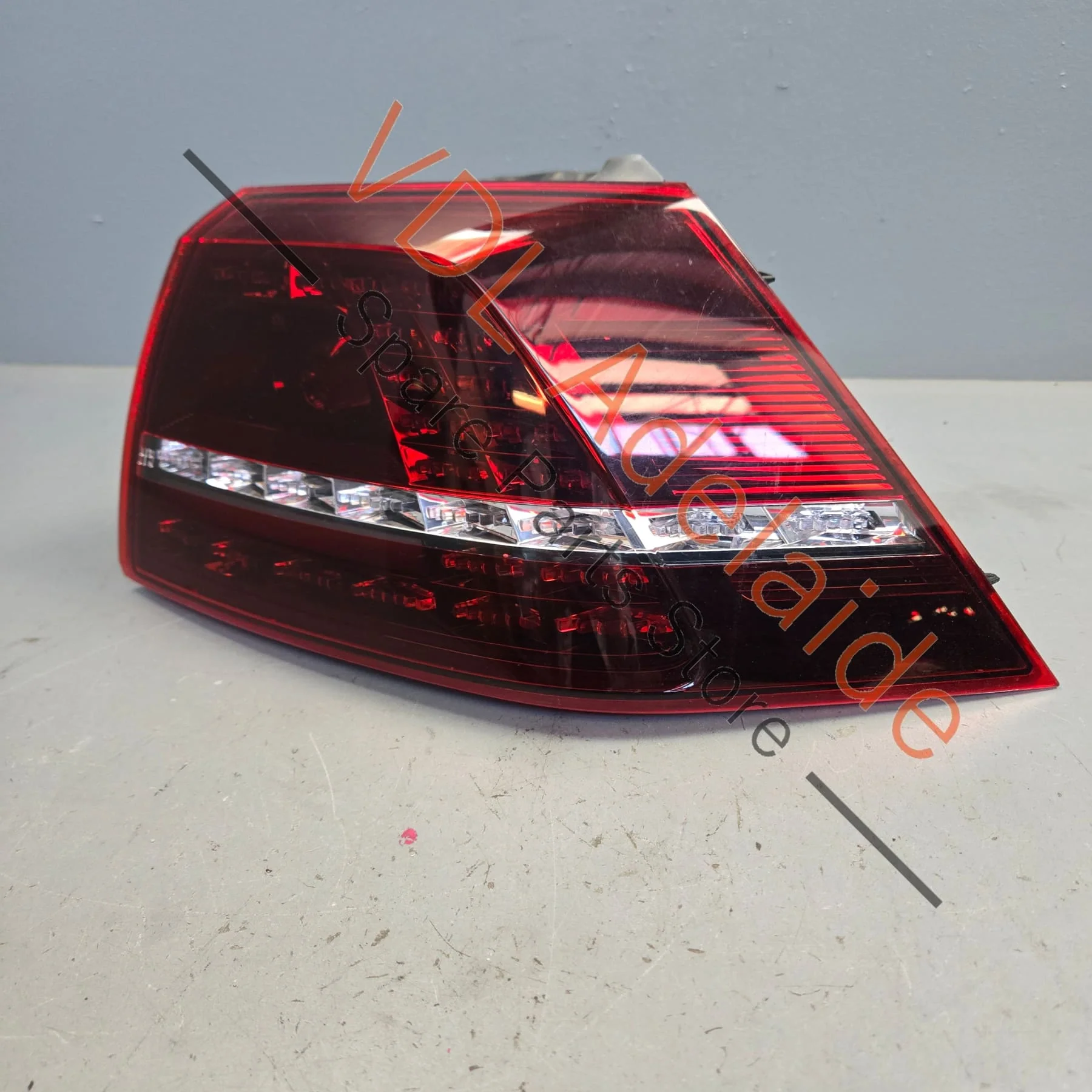 VW Golf R MK7 Right Outer LED Tail Brake Light Taillight 5G0945208C - Image 2