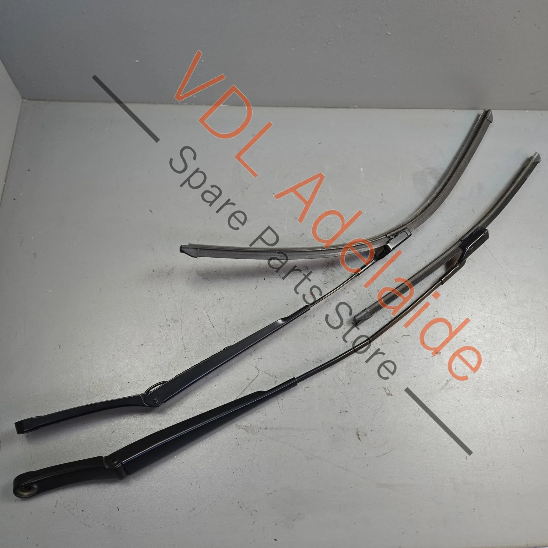 VW Golf MK7 7.5 Front Window Windscreen Wiper Arm Set L&R for RHD models