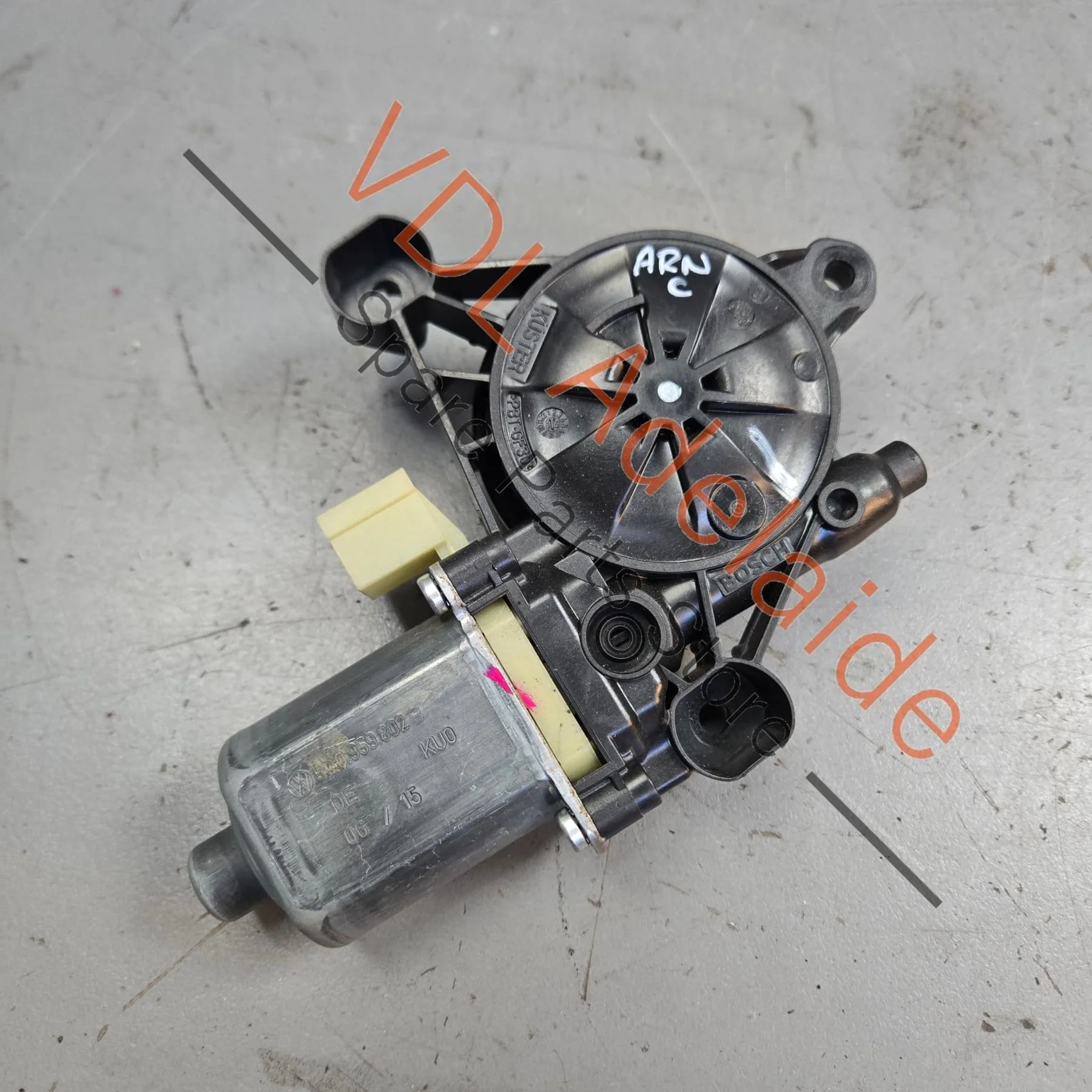 VW Golf MK7 Front Right Window Regulator Motor 5Q0959802B 8W0959802