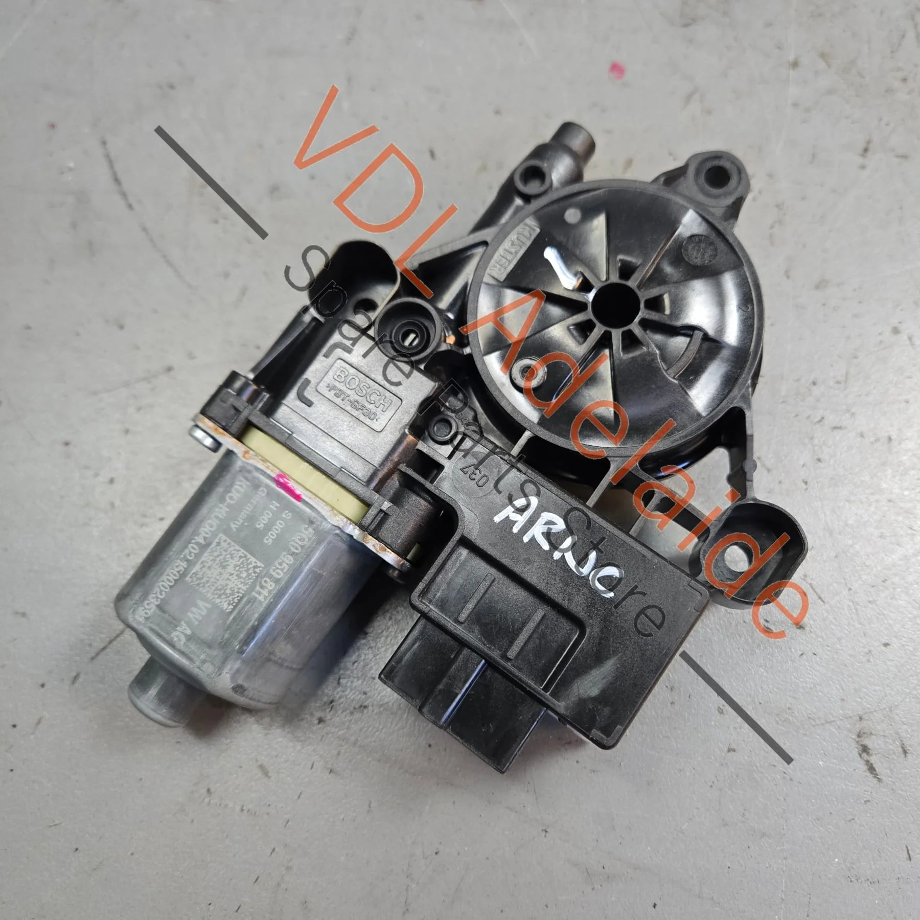 VW Golf MK7 Rear Left Window Regulator Motor 5Q0959811 5Q0959407