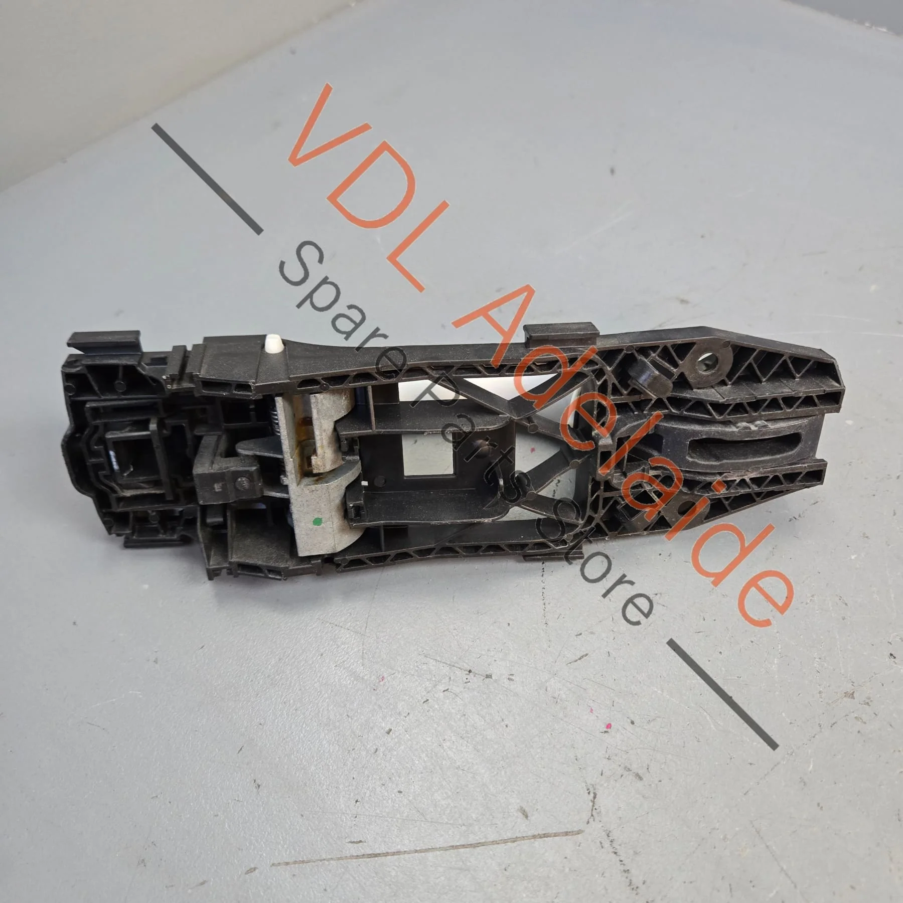 VW Golf MK7 Rear Left Exterior Door Handle Pure White 0Q C9A LC9A 5G0837205N GRU - Image 4
