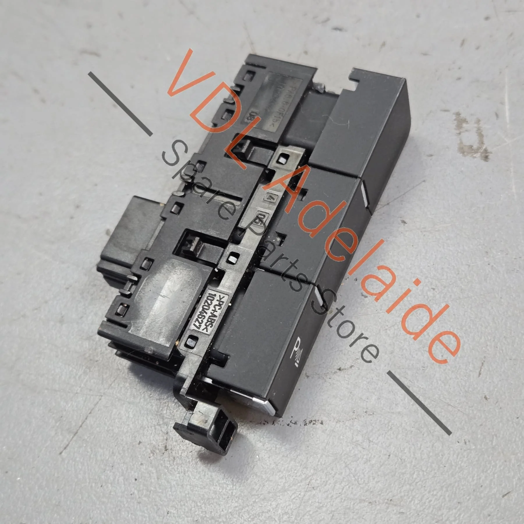 VW Golf MK7 7.5 Centre Console Button for Parking Aid Switch 5G1927238E WZU - Image 4