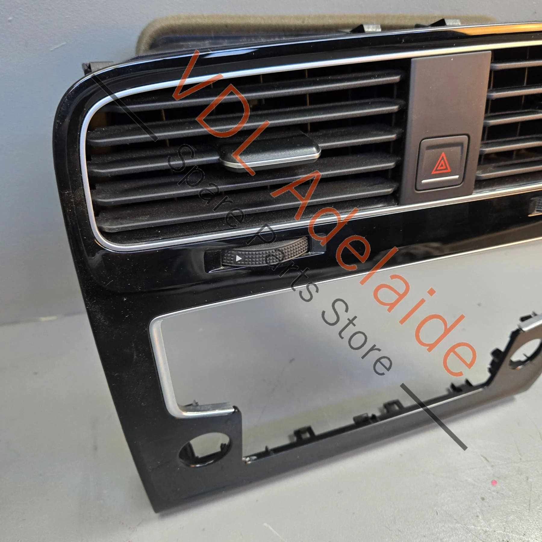 VW Golf MK7 Gloss Black Centre Dash AC Vent & Screen Trim 5G2819728AG QYI - Image 2