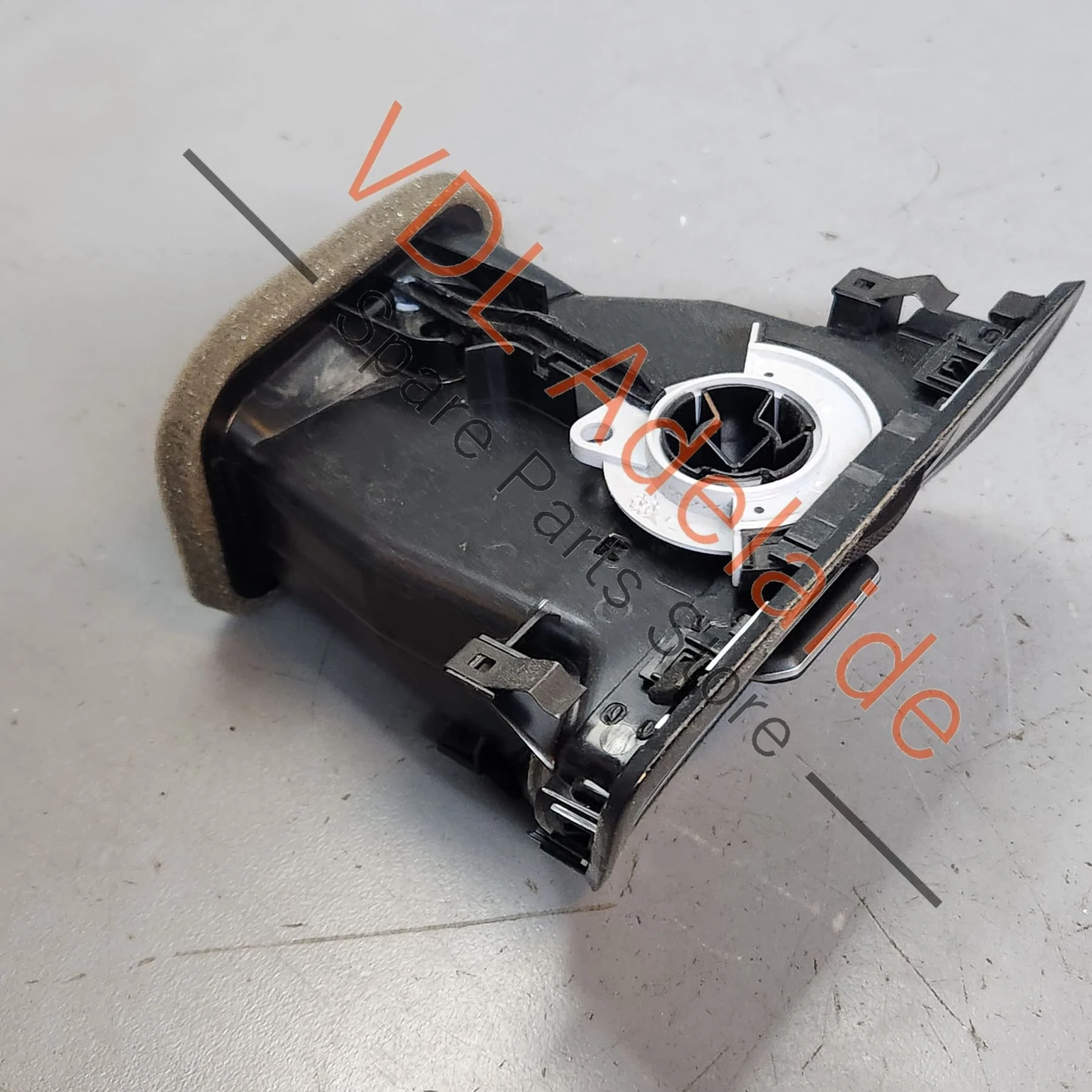 VW Golf MK7 7.5 Left Side Dash Air Vent AC 5G2819703R QYI Gloss Black - Image 3