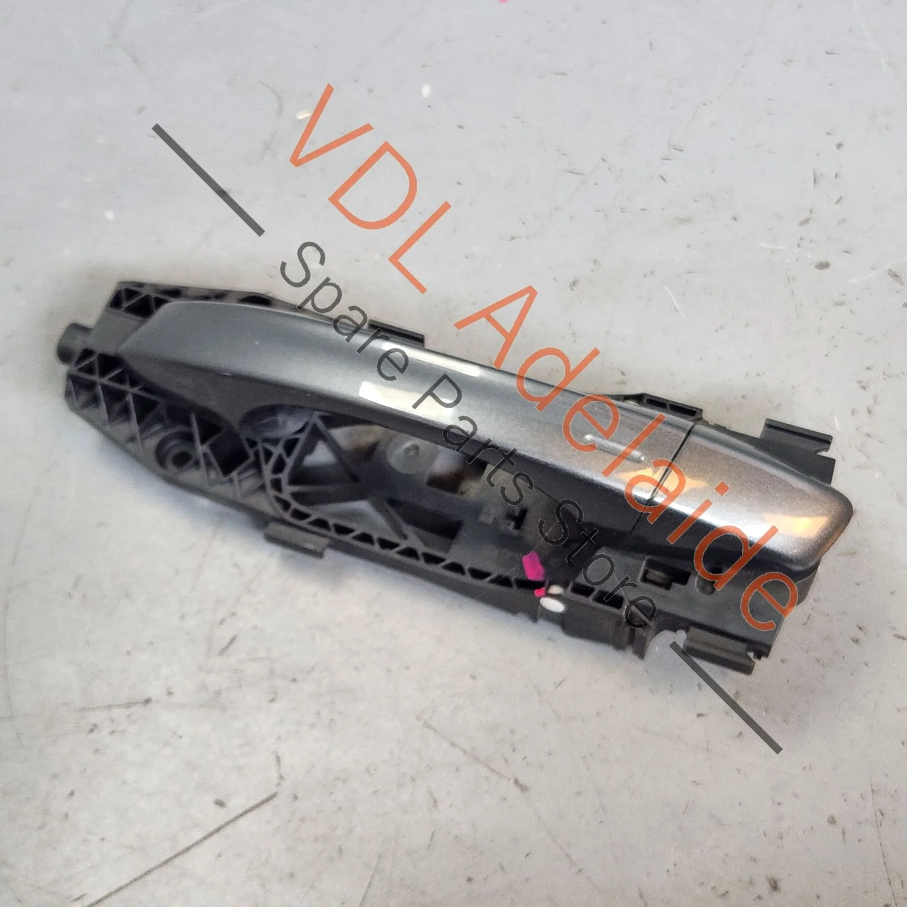 VW Golf MK7 Front Left Exterior Door Handle Keyless Entry Indium Grey LR7H X3X3 5G0837205R GRU