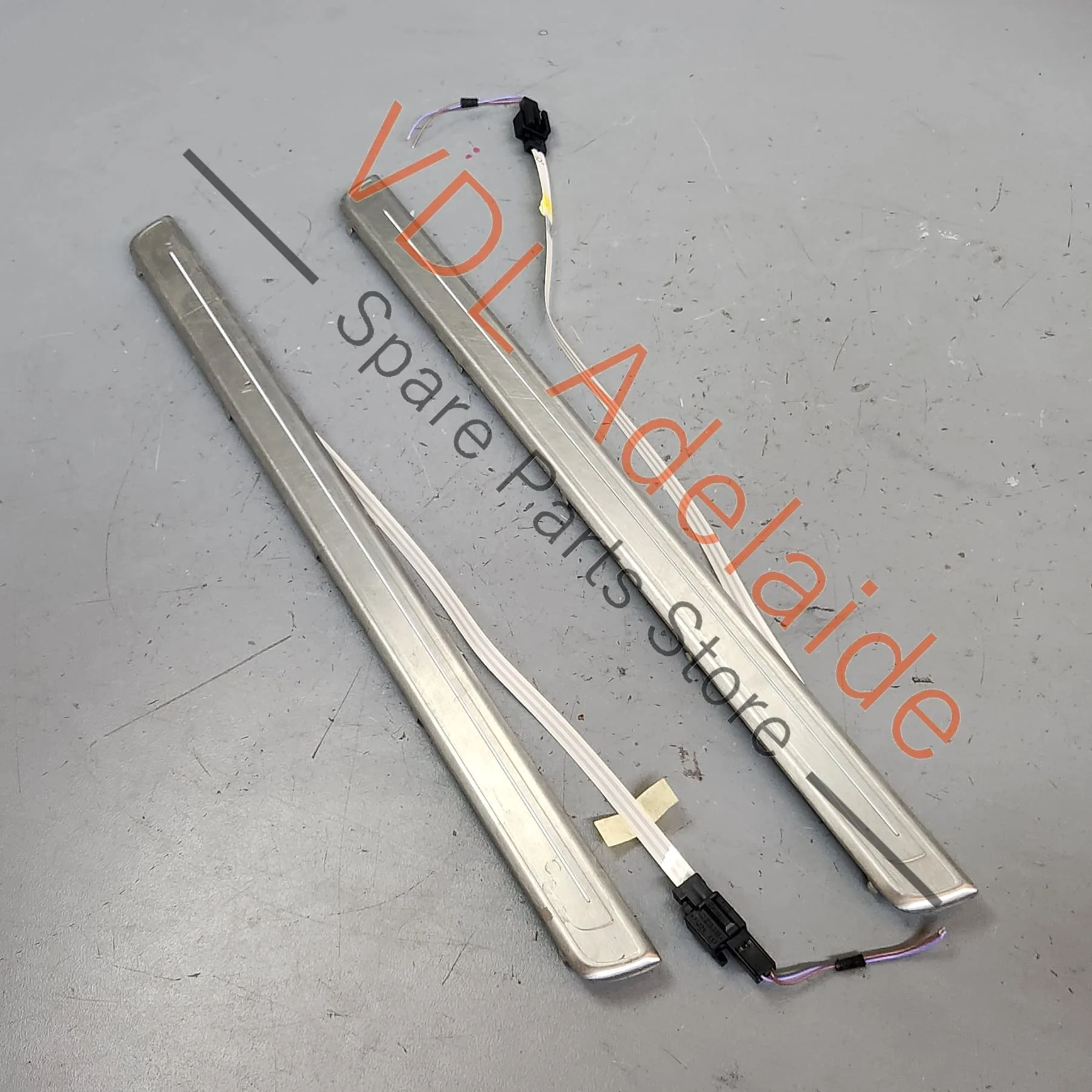 VW Golf R MK7 7.5 Pair of Illuminated Blue LED Sill Trim Entry Light Strip 5G4853369K DAT Suit 4dr Models