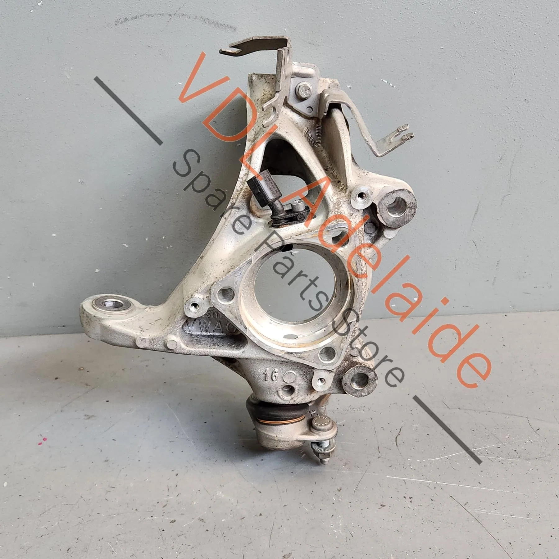 VW Golf R Front Right Wheel Bearing Housing Hub Knuckle 85mm 5Q04072545A