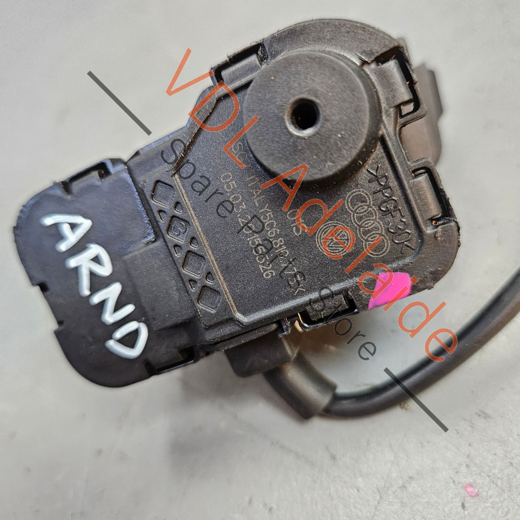 VW Golf MK7 Fuel Filler Door Cap Flap Actuator Motor 5C6810773H 5C6810773K - Image 3