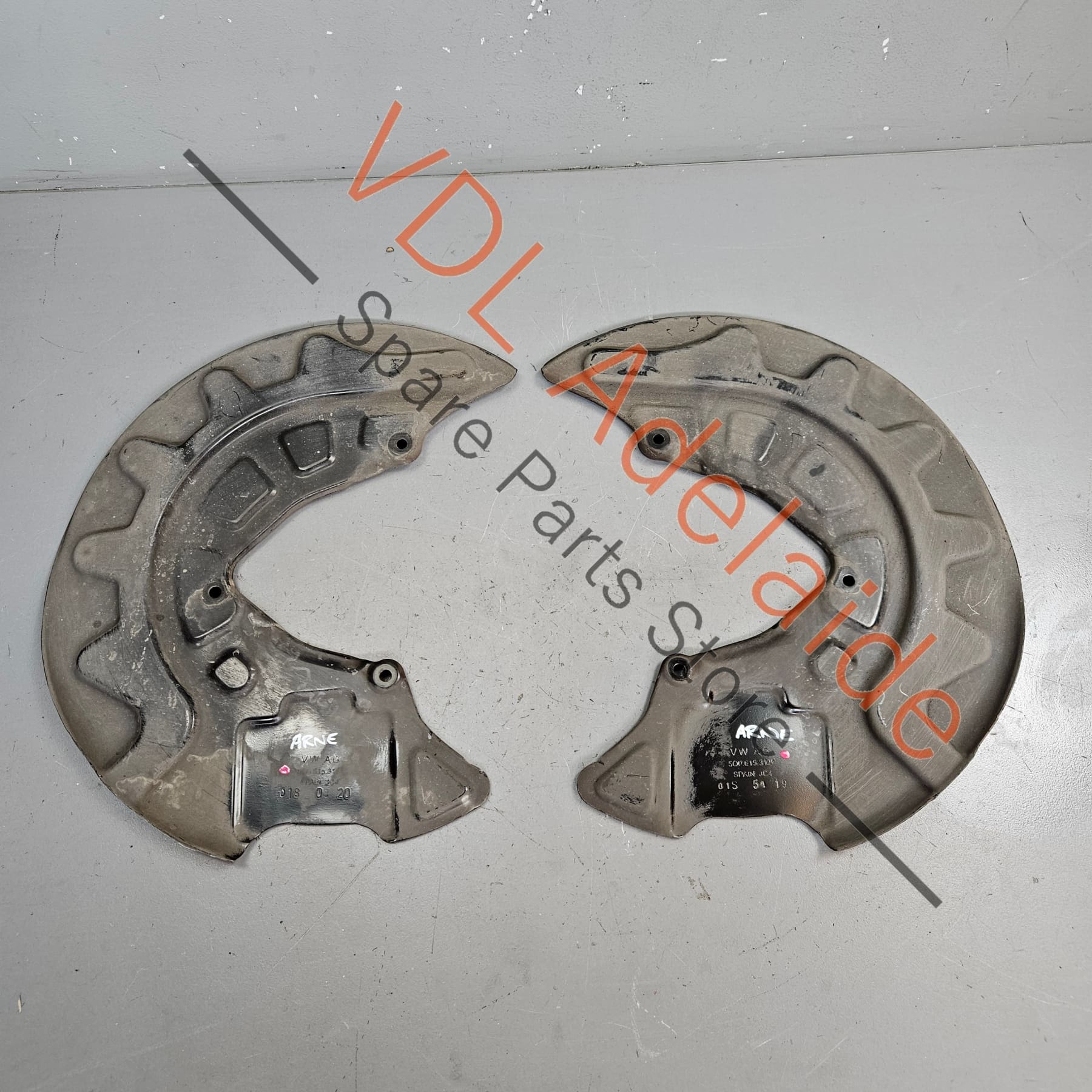 VW Golf MK7 7.5 R 340mm Front Brake Dust Covers Left & Right 5Q0615311F 5Q0615312F