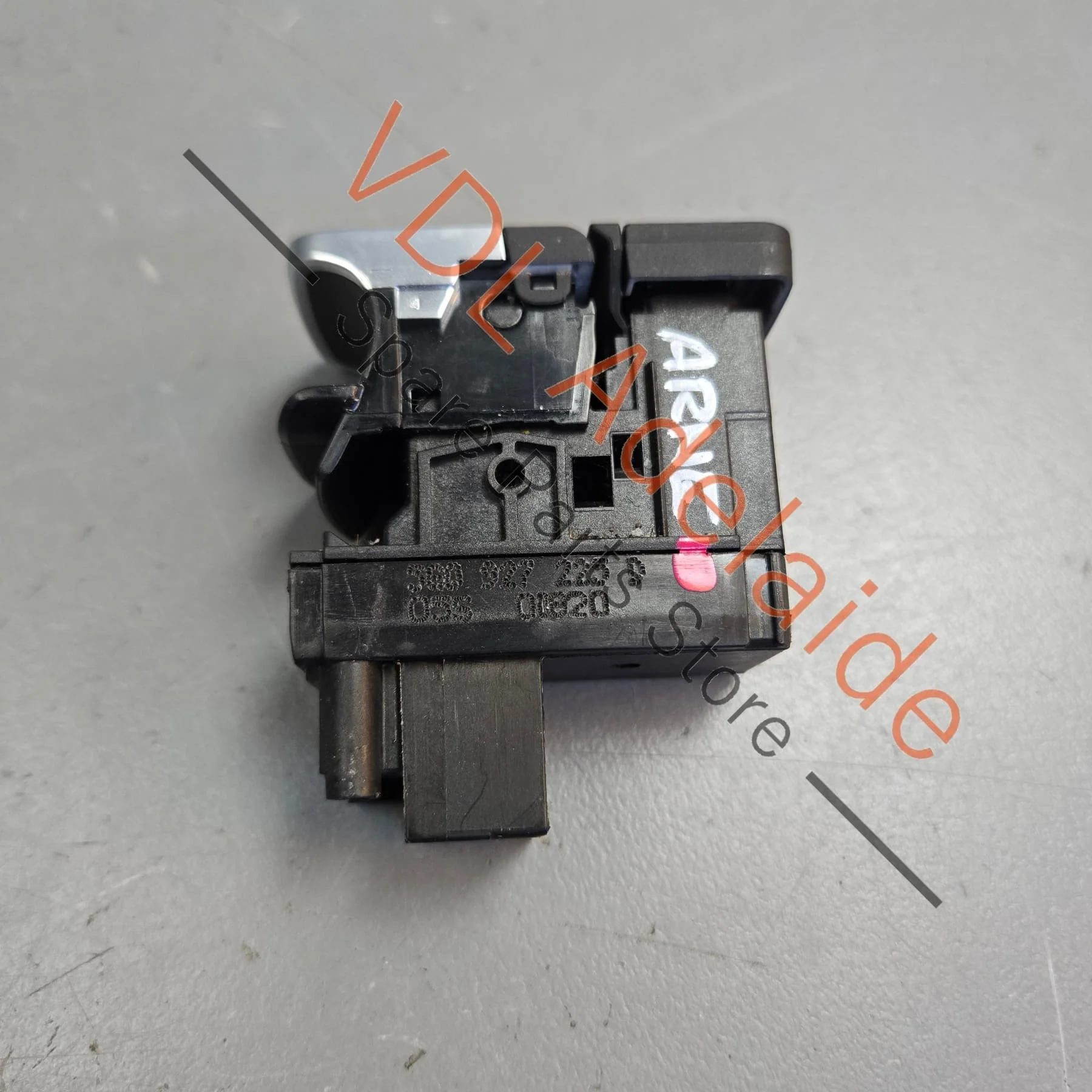 VW Golf Passat EPB Switch for Park Brake 3G0927225D 5G0927225D - Image 3