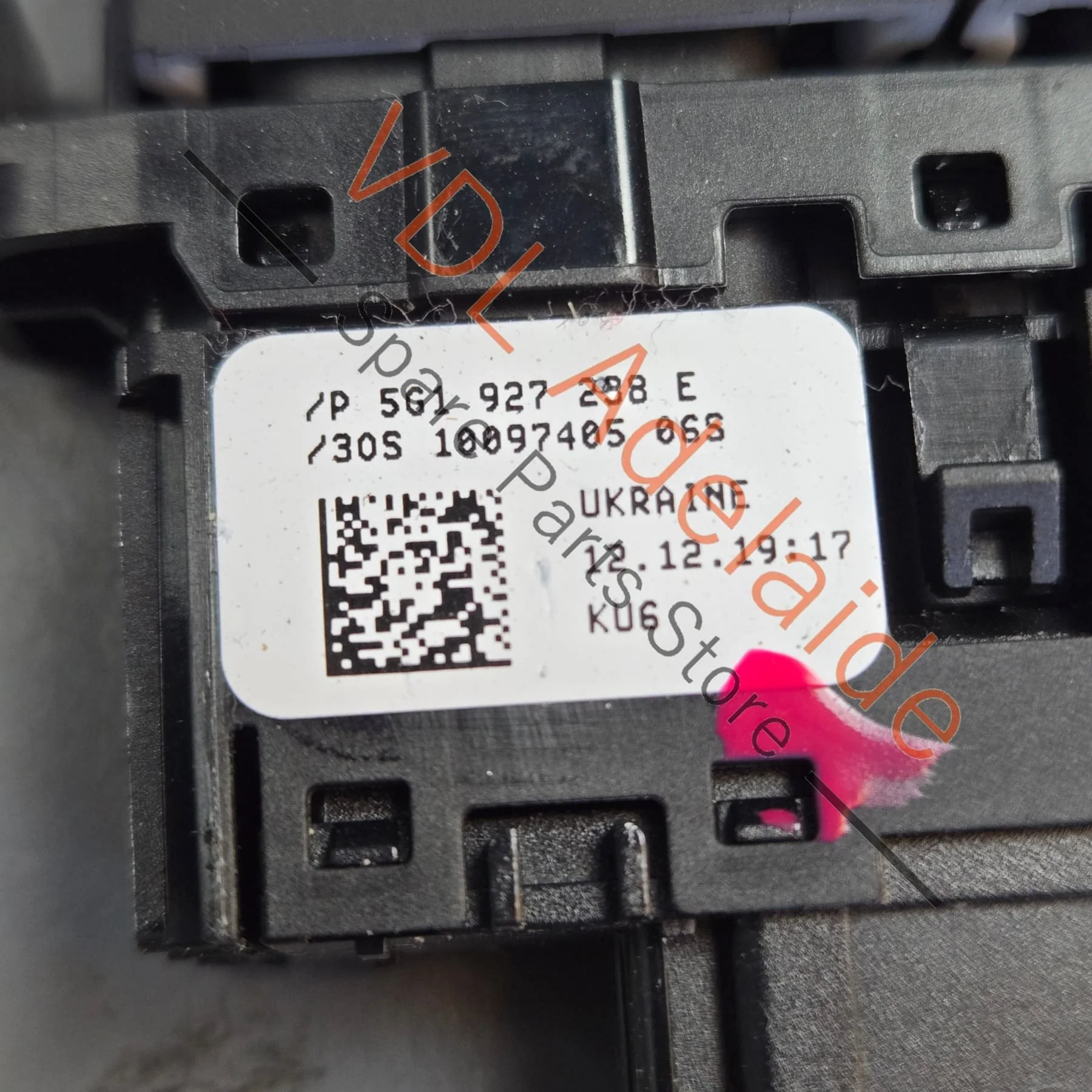 VW Golf MK7 7.5 Centre Console Button for Parking Aid Switch 5G1927238E WZU - Image 3