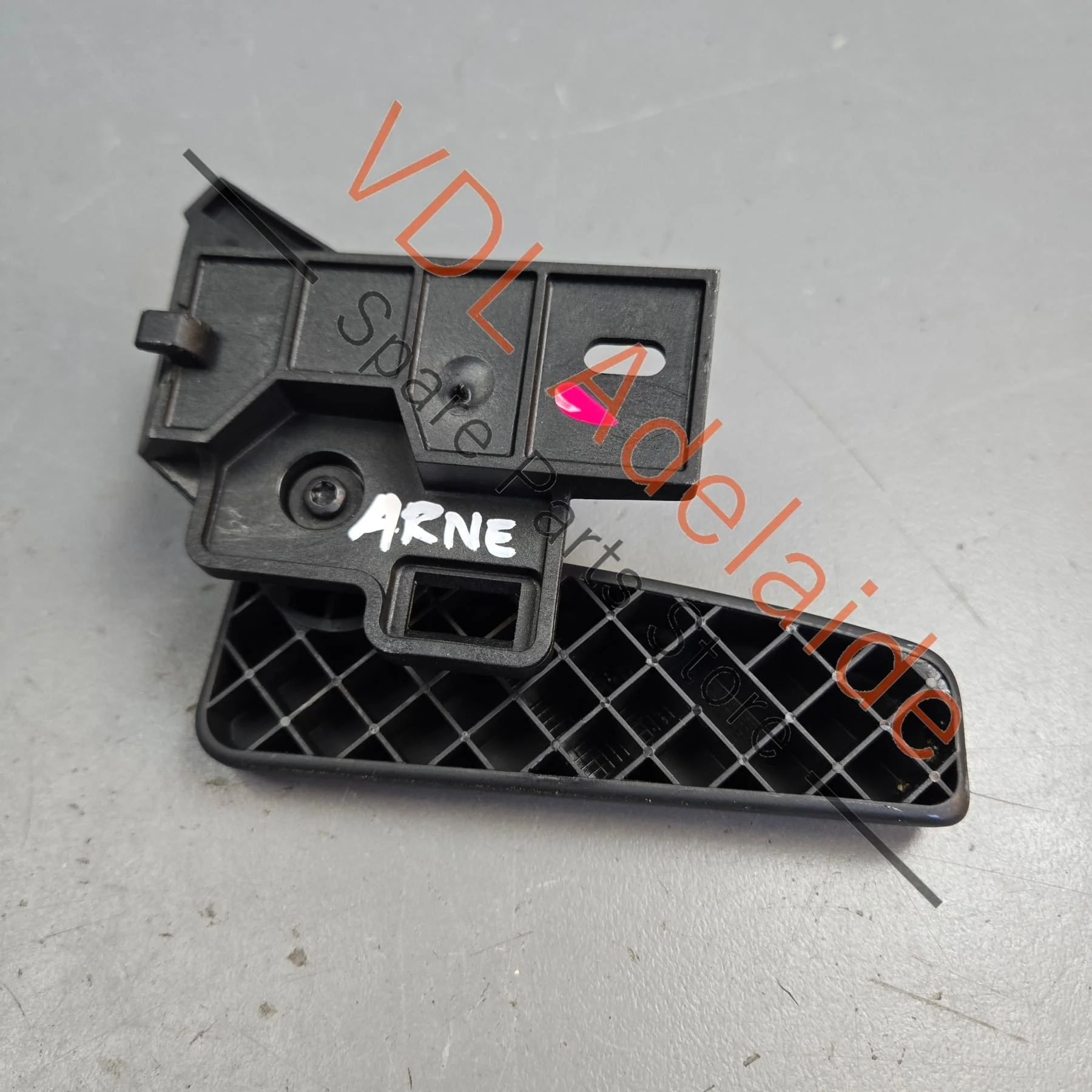 VW Bonnet Release Handle Pull Grip 3C2823533 3C2823633A - Image 3