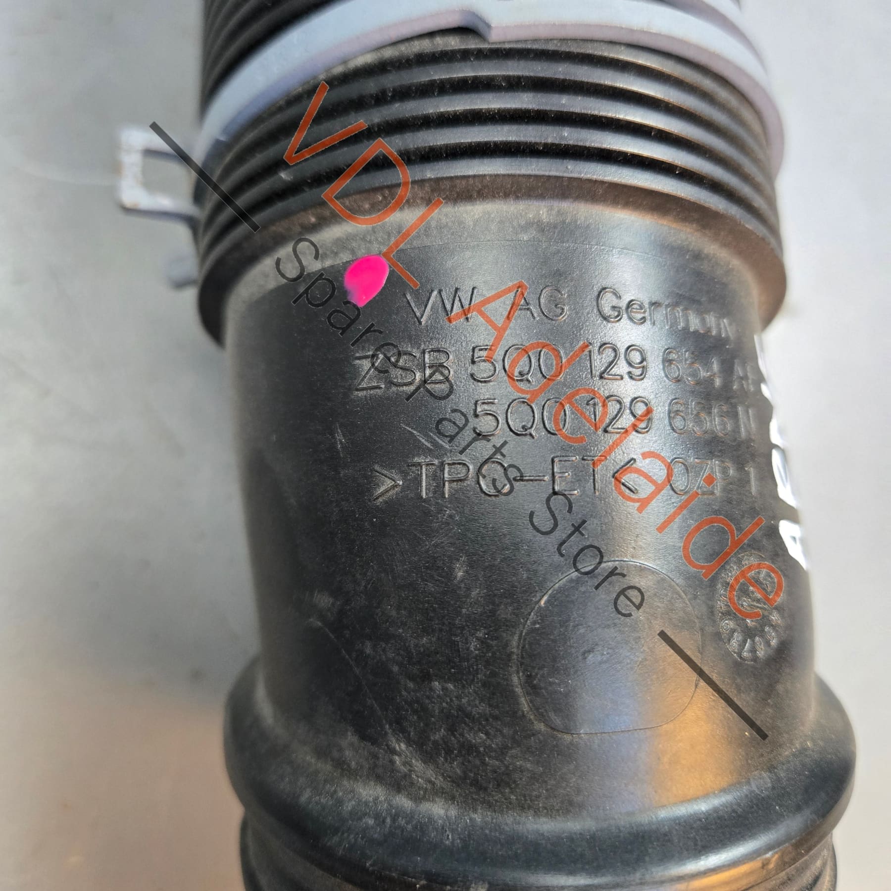 VW Golf R MK7 7.5 Air Filter to Turbo Connection Hose Pipe 5Q0129654P - Image 3