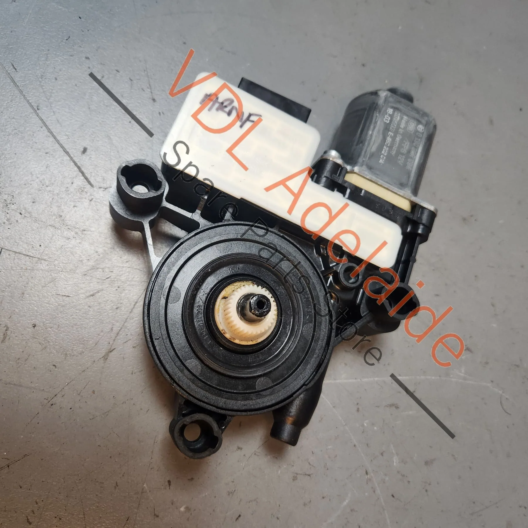 VW Golf MK7 Rear Right Window Regulator Motor 5Q0959408 5Q0959812D 0130822694 - Image 2