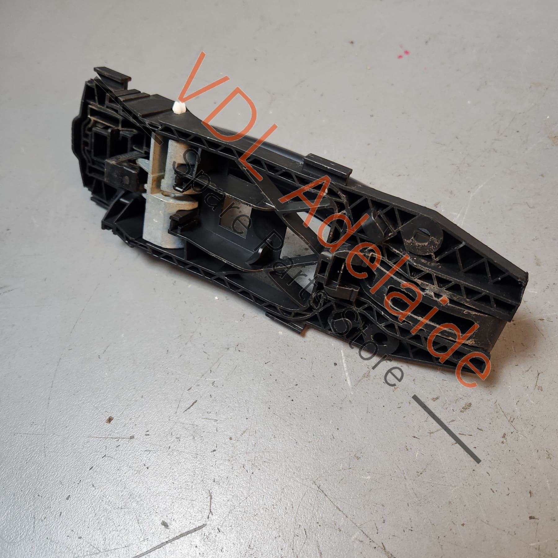 VW Golf MK7 7.5 Right Side Exterior Door Handle and Mounting Bar 5G0837205N GRU 5N0839885H Dark Iron Blue Metallic 8P8P LD5G - Image 5