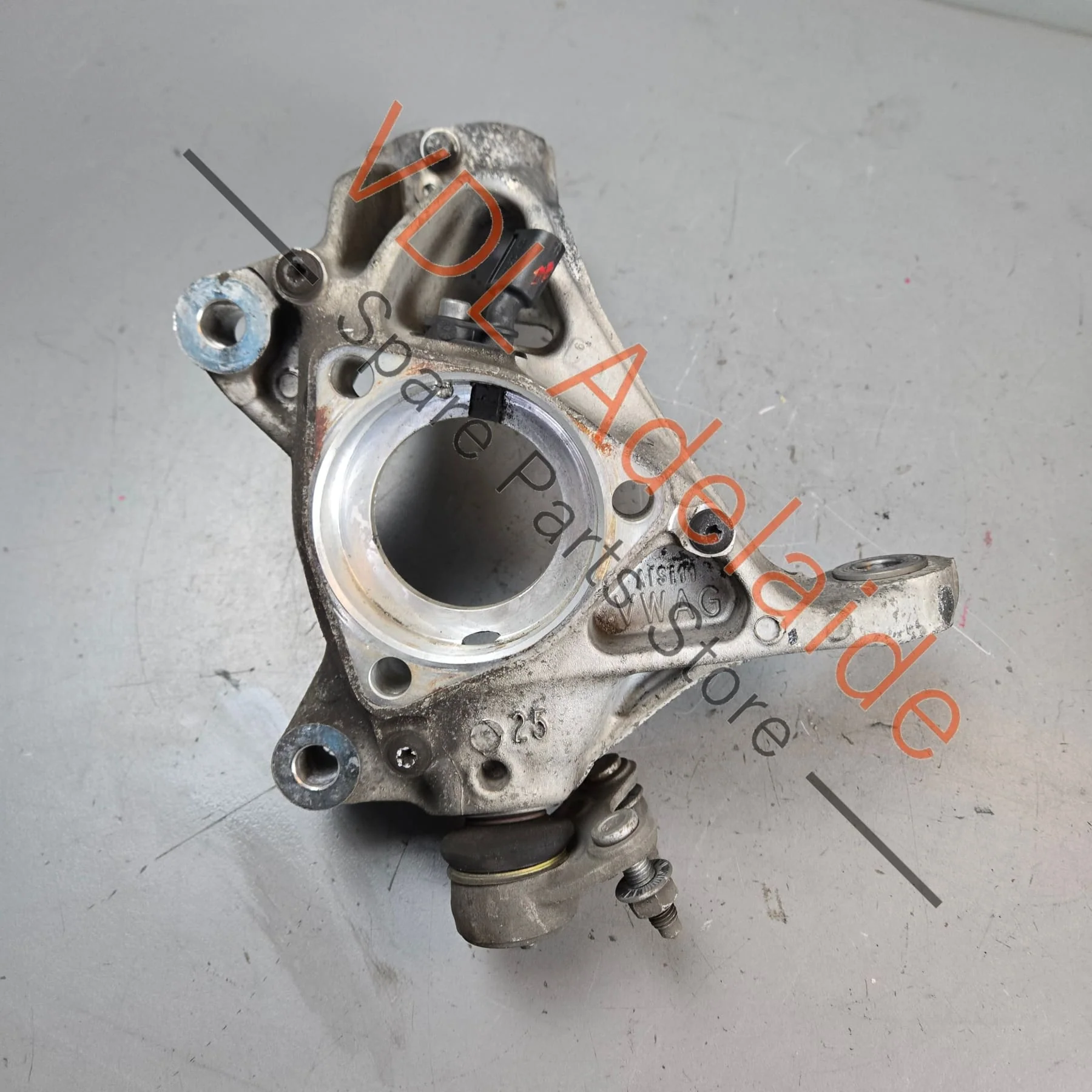 VW Golf R MK7 7.5 Front Left Wheel Bearing Housing 85mm 5Q0407257A 5Q0407253A