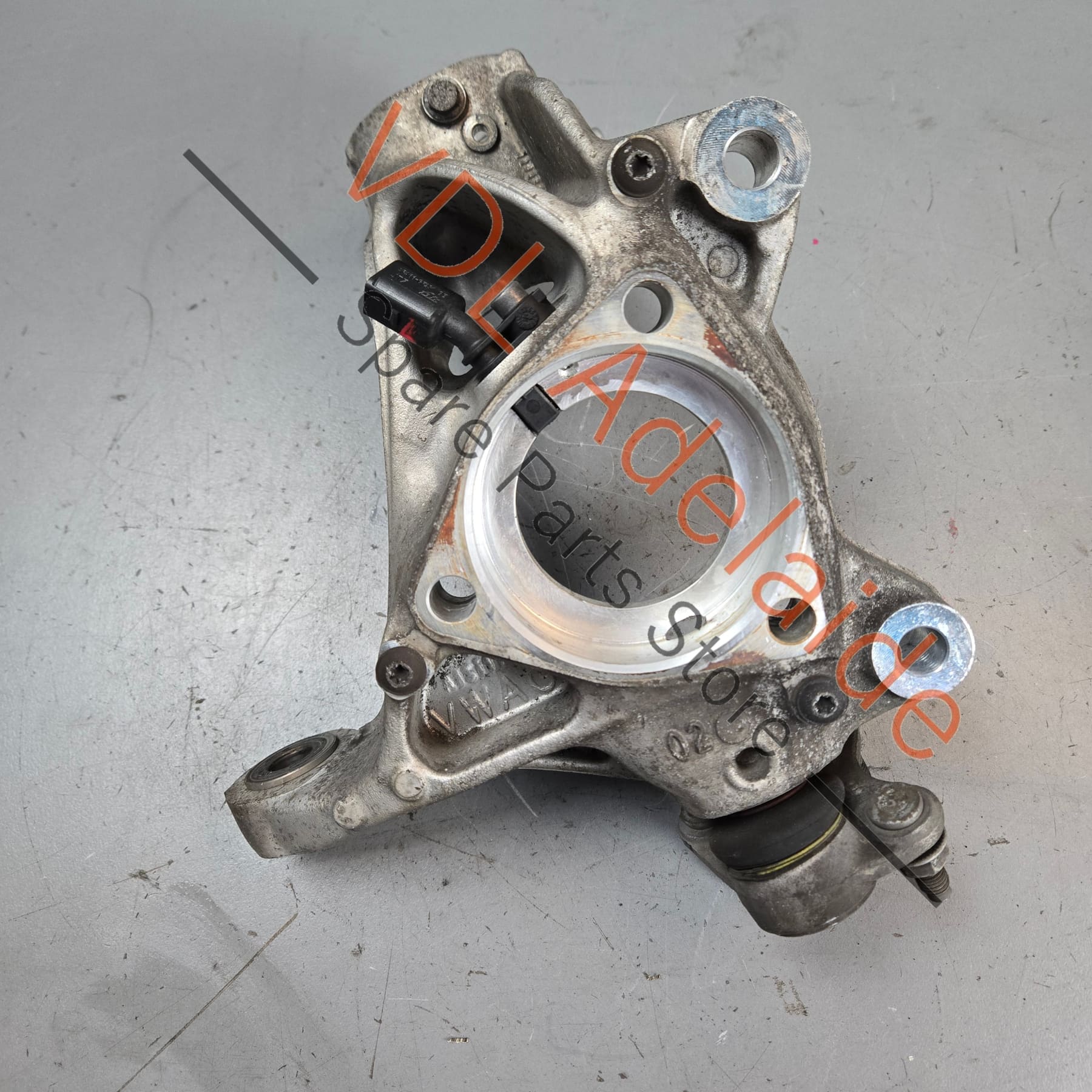 VW Golf R MK7 7.5 Front Right Wheel Bearing Housing 85mm 5Q0407258A 5Q0407254A