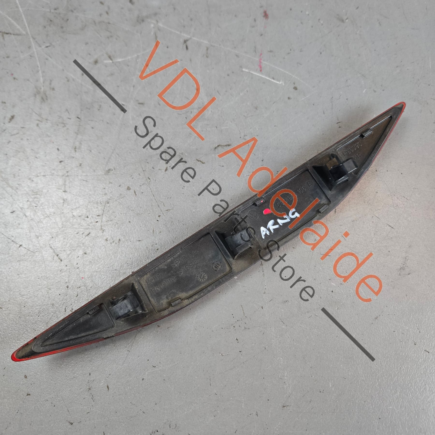 VW Golf R MK7 Rear Right Bumper Reflector 5G0945106B - Image 4