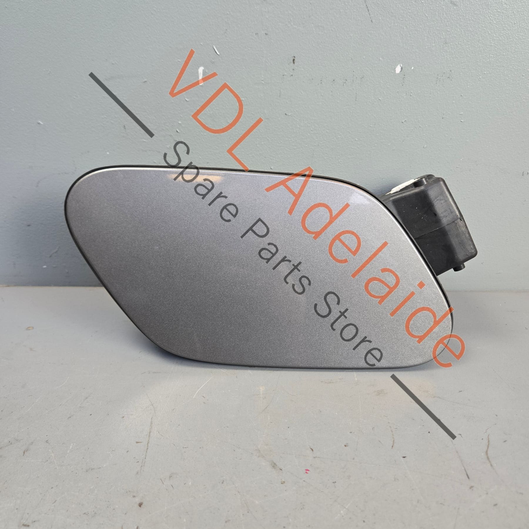 VW Golf MK7 Fuel Filler Lid Door 5G0809857 5G0809909 Z1 / A7N Limestone Grey
