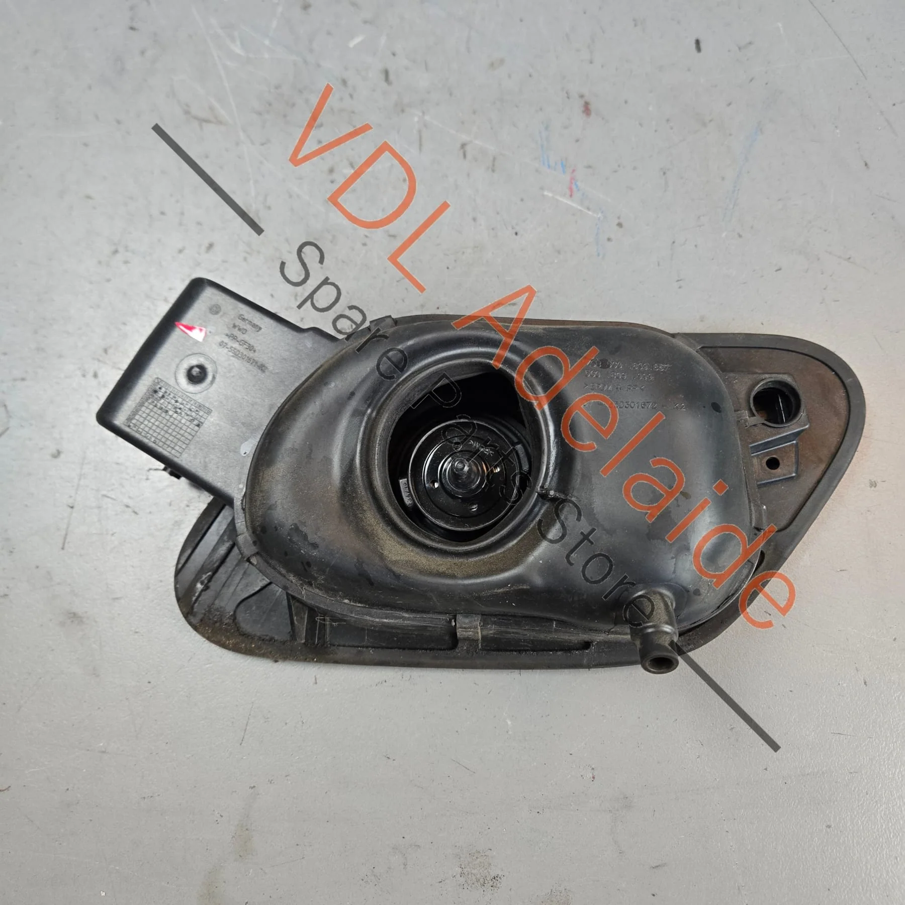 VW Golf MK7 Fuel Filler Lid Door 5G0809857 5G0809909 Z1 / A7N Limestone Grey - Image 4