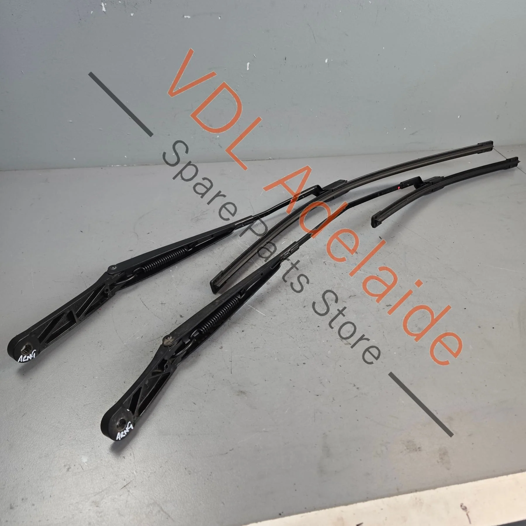 VW Golf MK7 Windscreen Wiper Arm Set Left & Right - Image 2