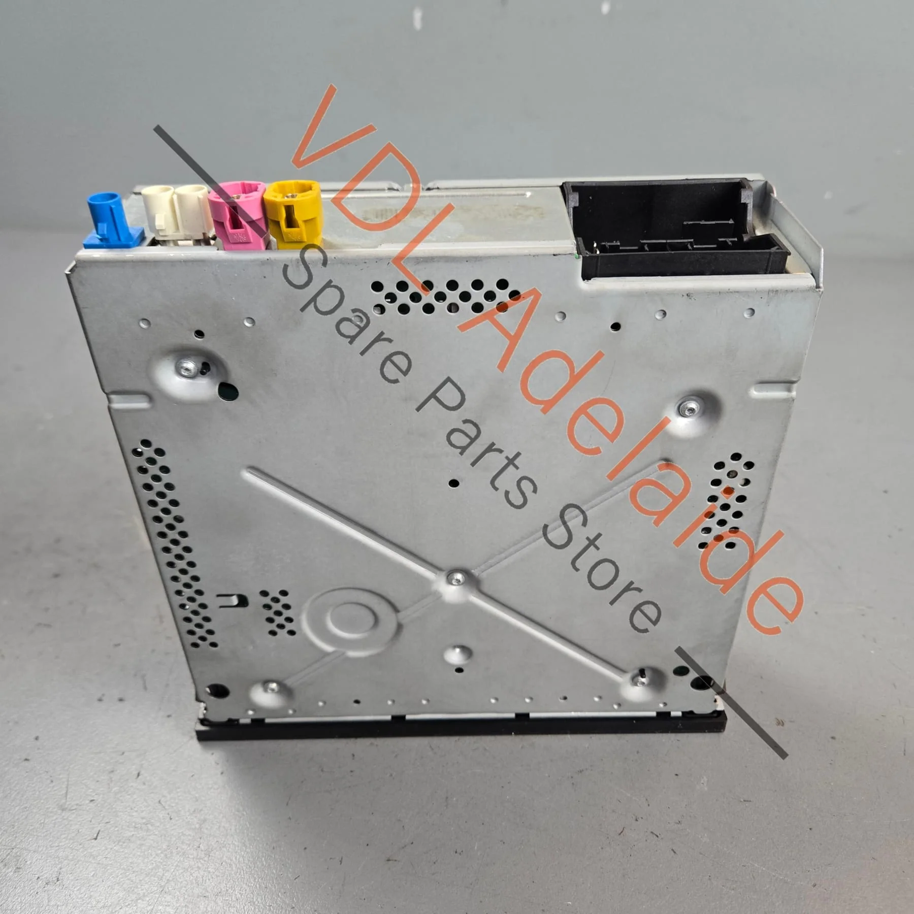 VW MIB2 STD +2 ZR NAV MMI Central Computer Radio 3Q0035846 - Image 8