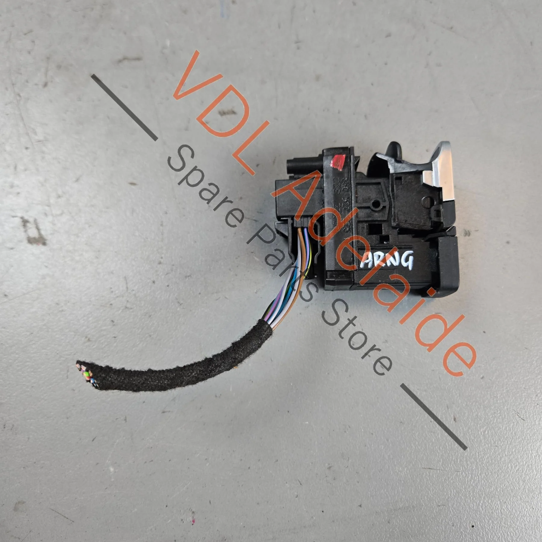 VW Golf MK7 7.5 EPB Park Brake Switch Centre Console 5G0927225D - Image 2