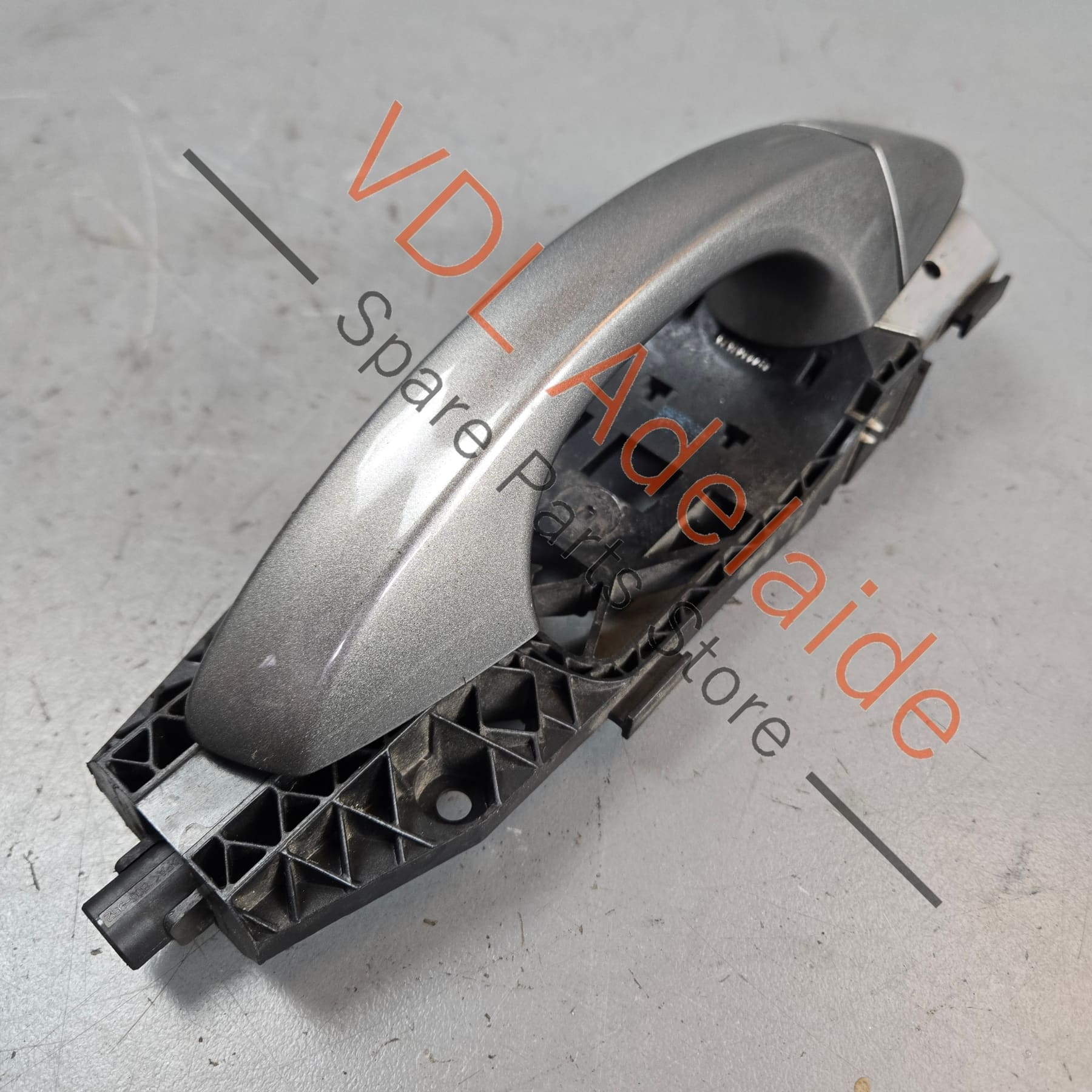 VW Golf R MK7 7.5 Kessy Exterior Door Handle Front Right Keyless Entry 5G0837206Q Limestone Grey - Image 3