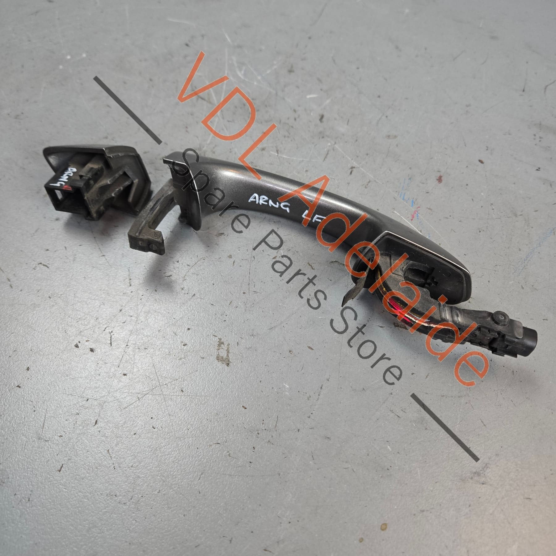 VW Golf R MK7 7.5 Kessy Exterior Door Handle Front Left Keyless Entry 5G0837205Q Limestone Grey - Image 4